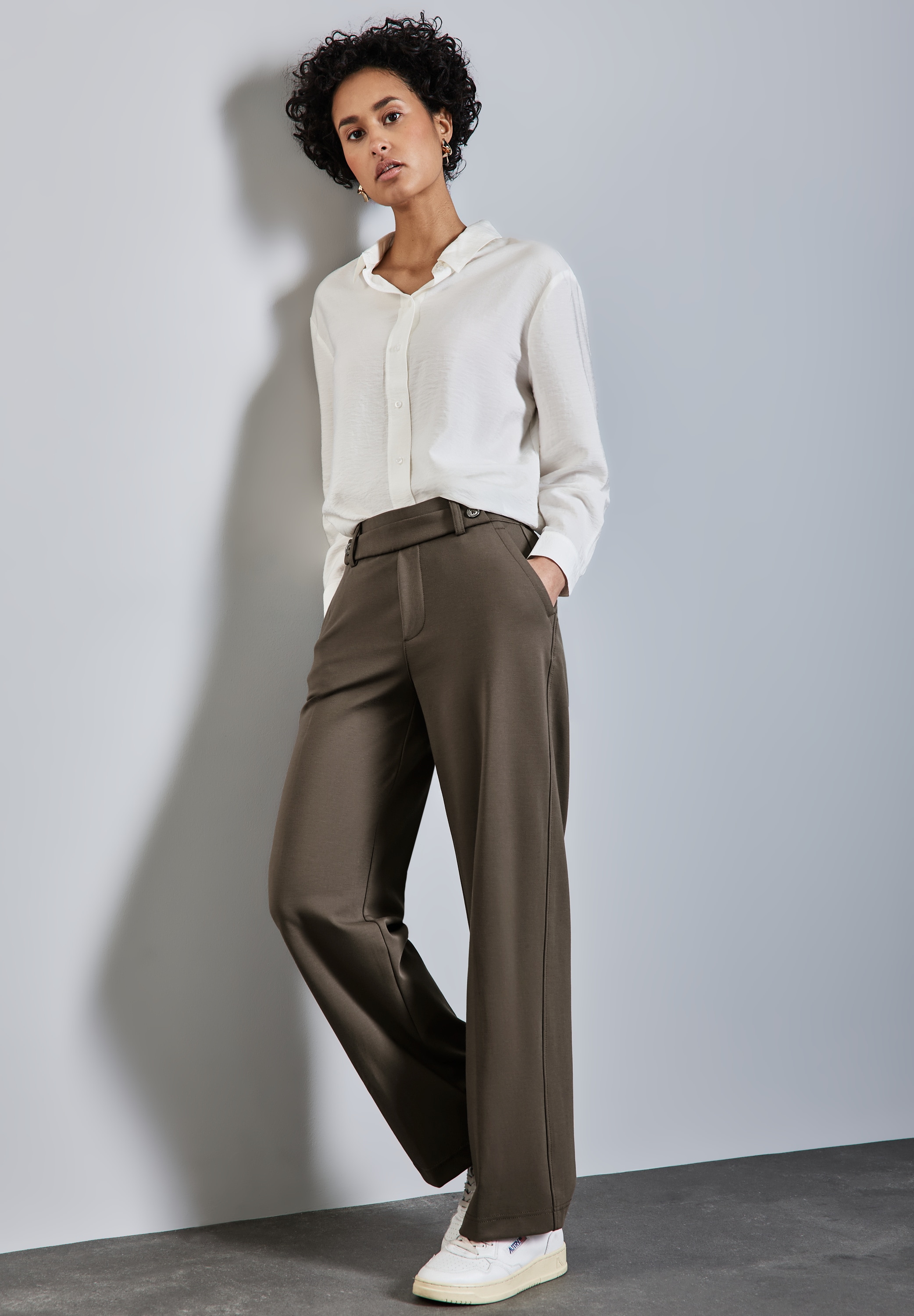 STREET ONE Stoffhose, Sommerhose mit Knopfdetail am Bund