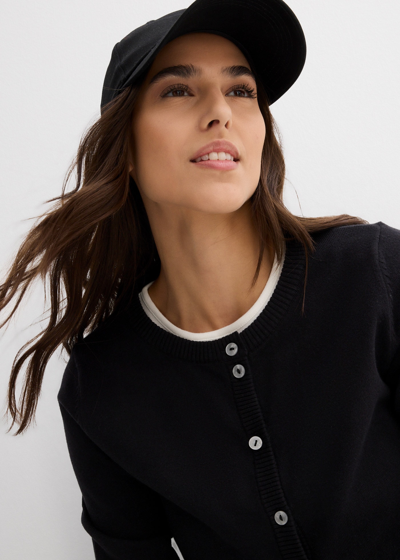 bonprix Strickjacke lockere Passform, hoher Baumwollanteil, mit Knopfleiste