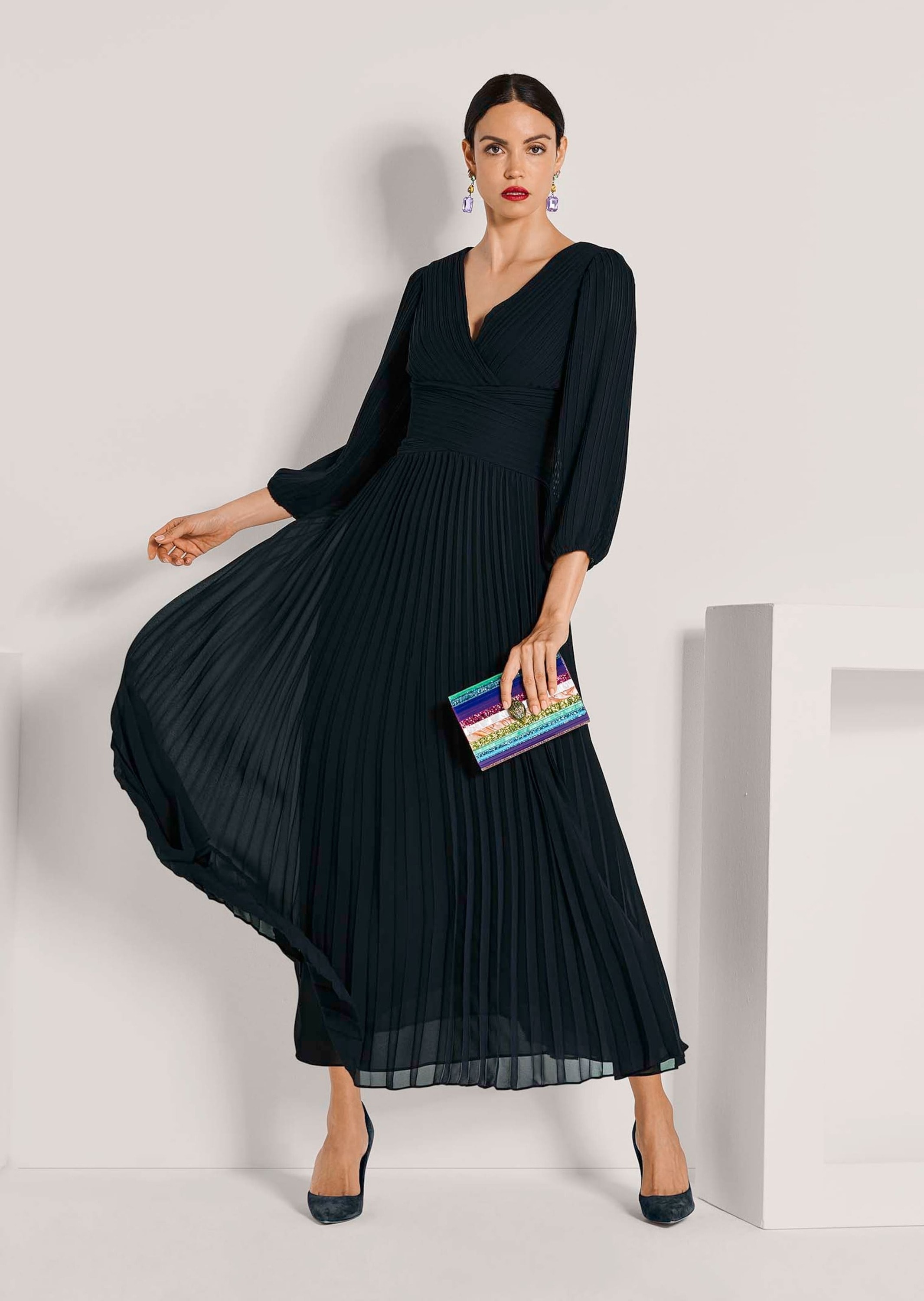 MADELEINE Plisseekleid »Abendkleid Chiffonkleid mit Wickel-Optik« Plissierter Chiffon