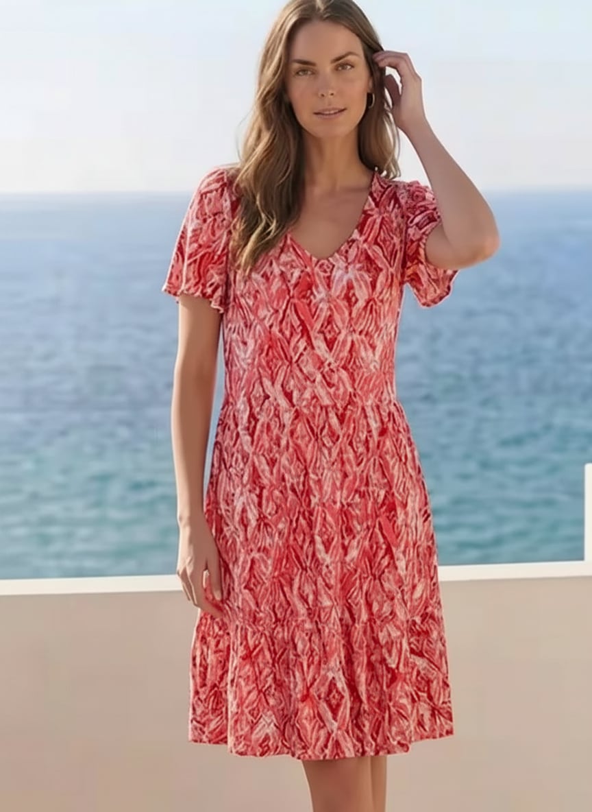 Tamaris Jerseykleid mit femininen, verspielten Design, aus elastischer Viskosemischung