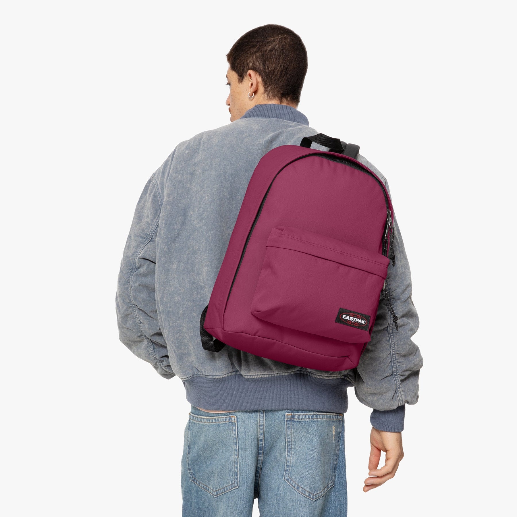 Eastpak Freizeitrucksack »OUT OF OFFICE« Unisex Cityrucksack, Arbeitsrucksack, Schulrucksack mit Logo-Aufnäher