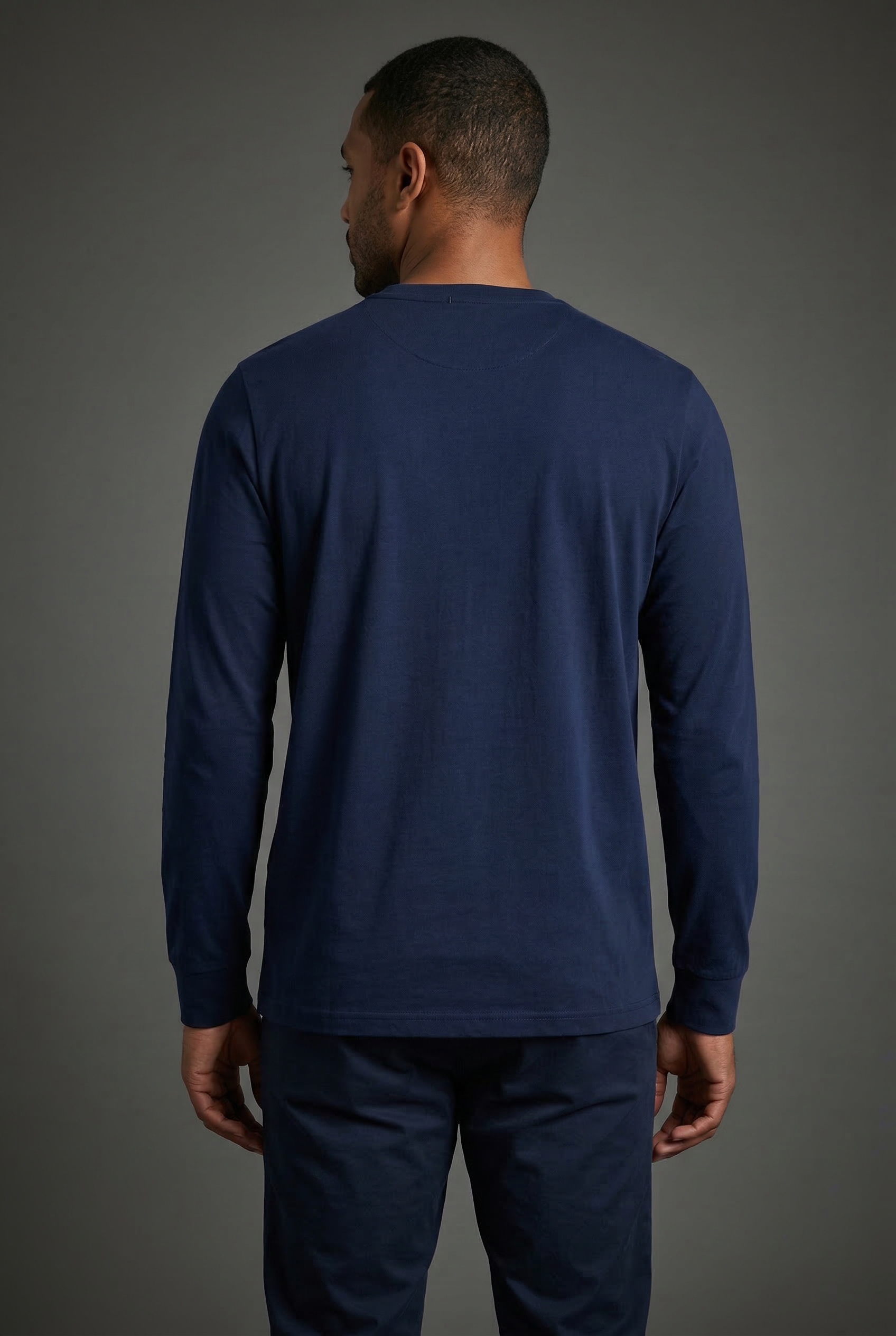 DELMAO Langarmshirt »Neue Kollektion« schmale Passform, Langarm, mit Rundhalsausschnitt