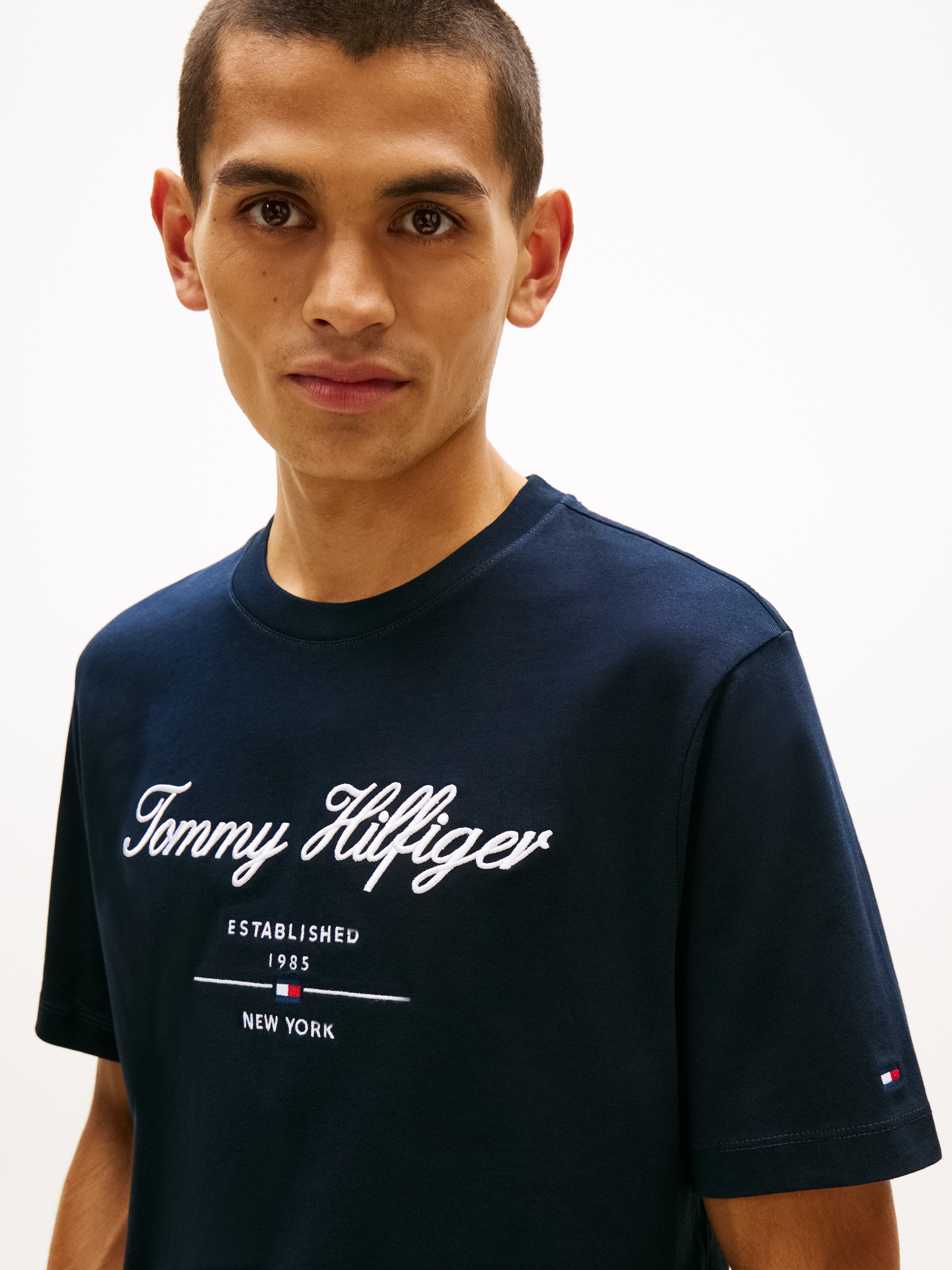 Tommy Hilfiger »SCRIPT LOGO TEE« mit aufgesticktem Logo