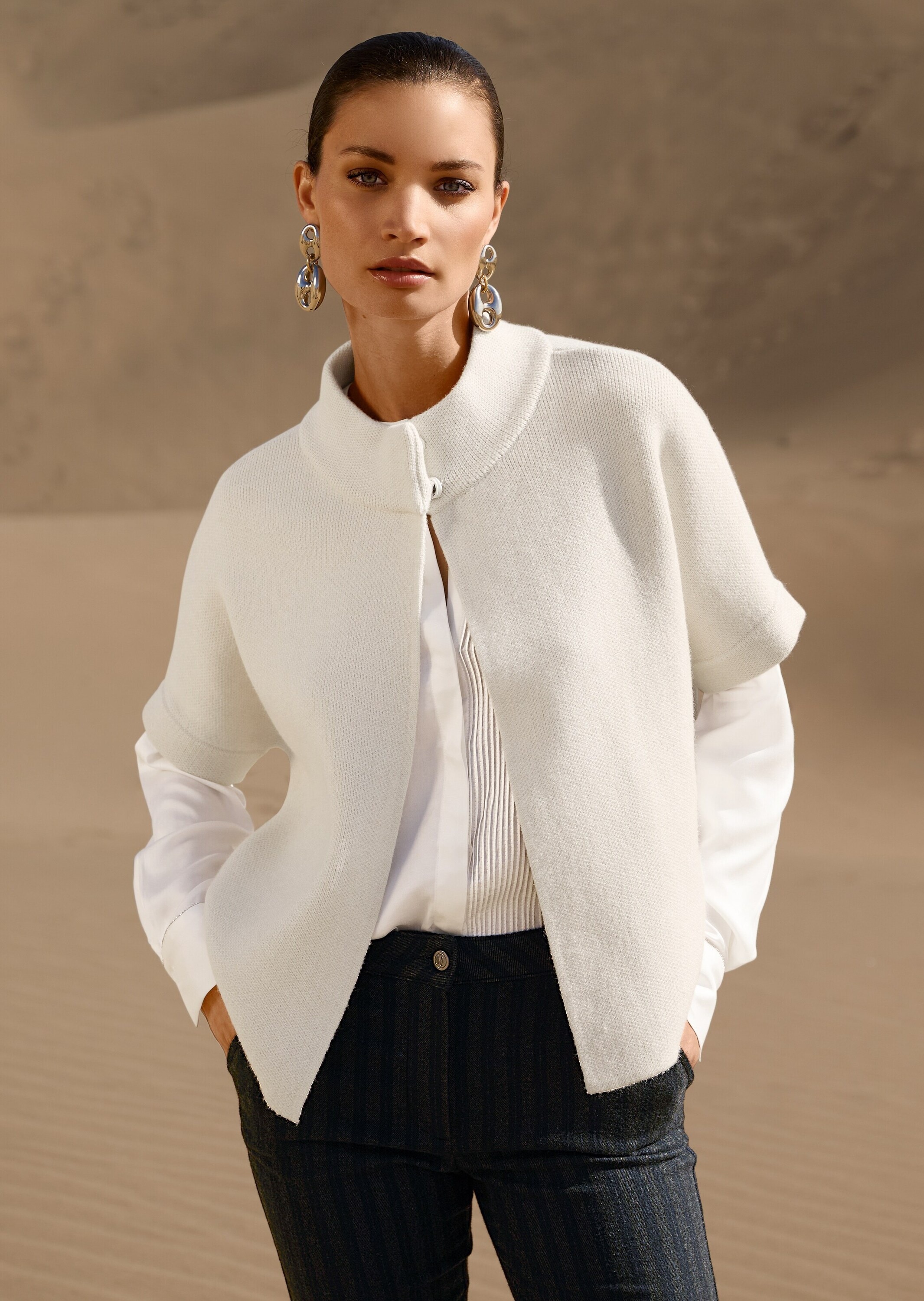 MADELEINE Strickjacke »Strickcape Moderne Strickjacke im Cape-Design« Wertvoller Milano-Strick