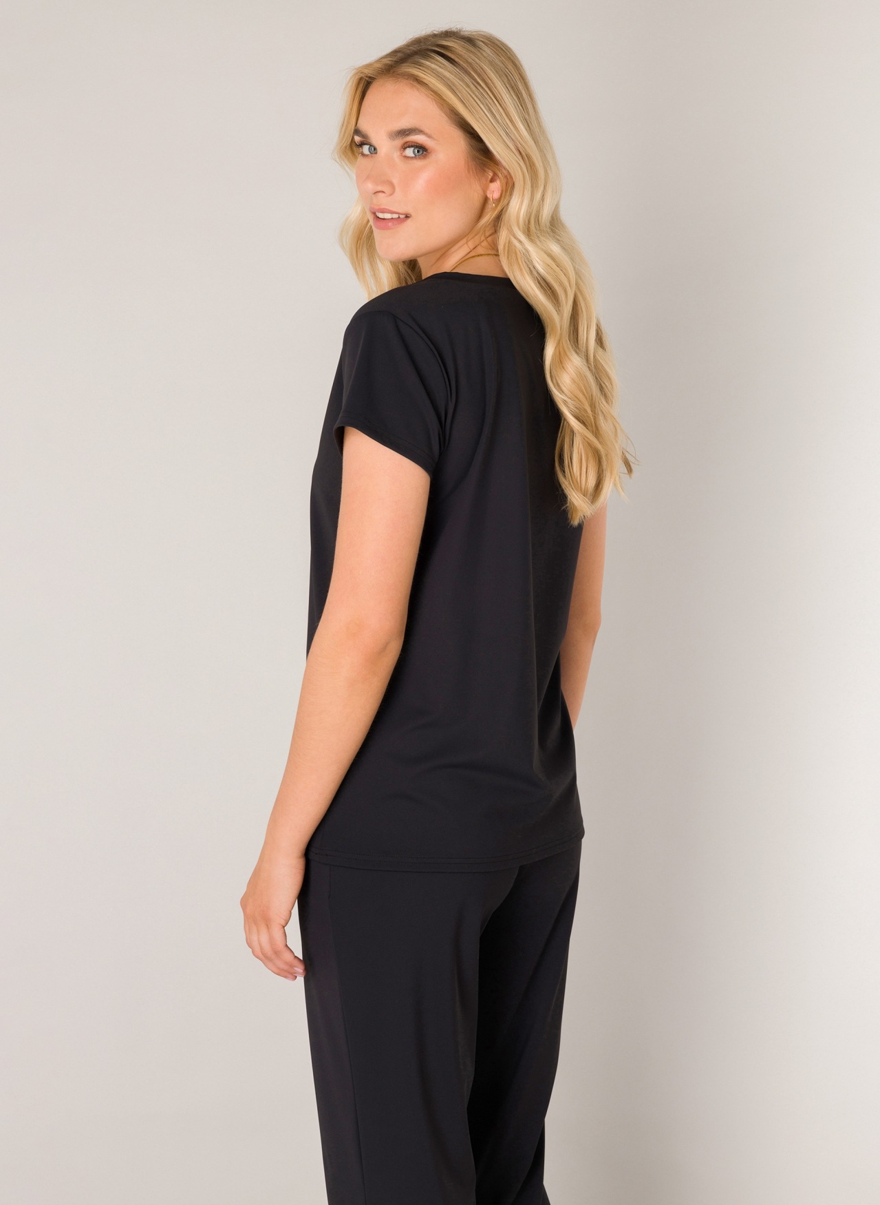 Base Level T-Shirt »Tilly«, mit V-Ausschnitt