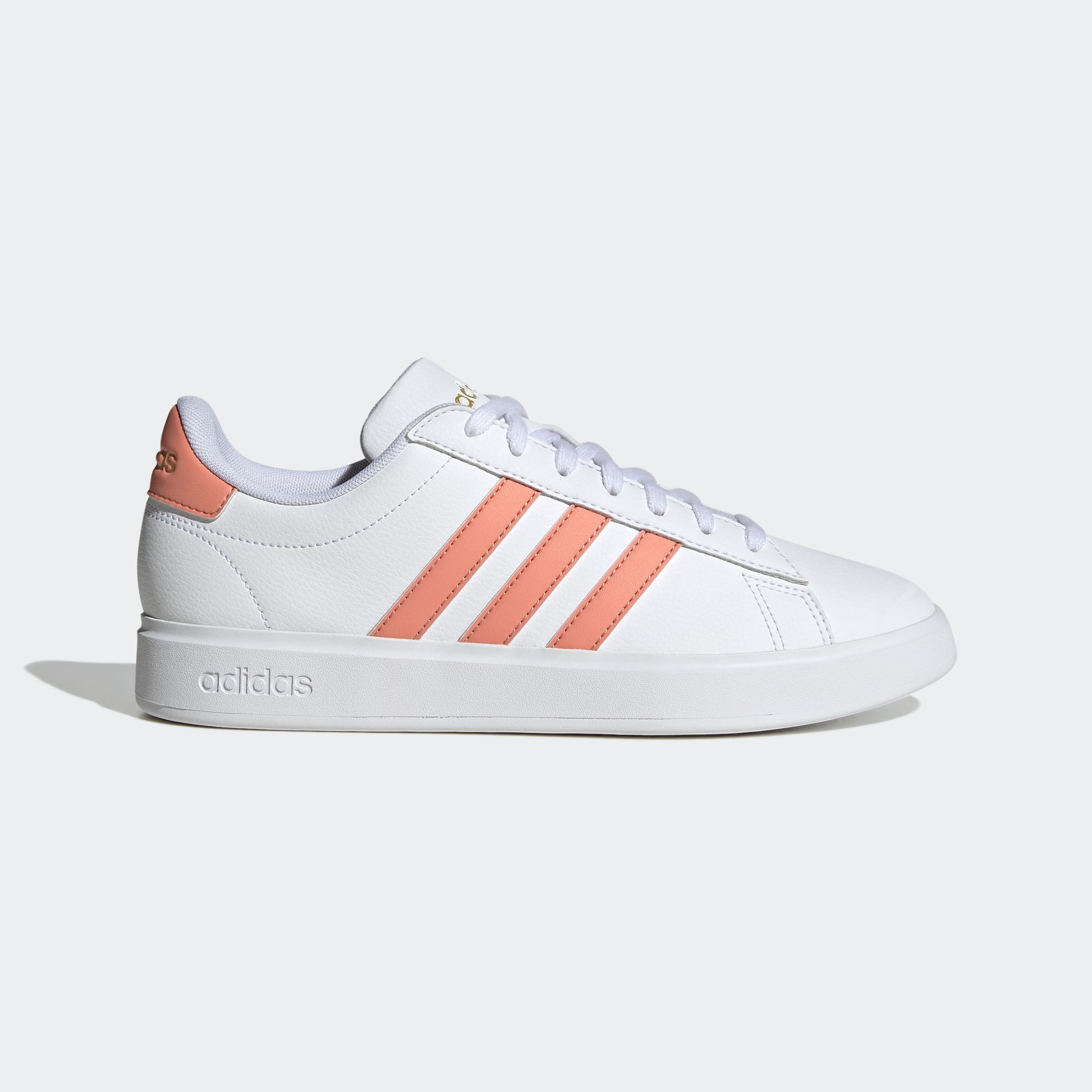 adidas Sportswear Sneaker »GRAND COURT CLOUDFOAM LIFESTYLE COURT COMFORT«, Design auf den Spuren des adidas Superstar