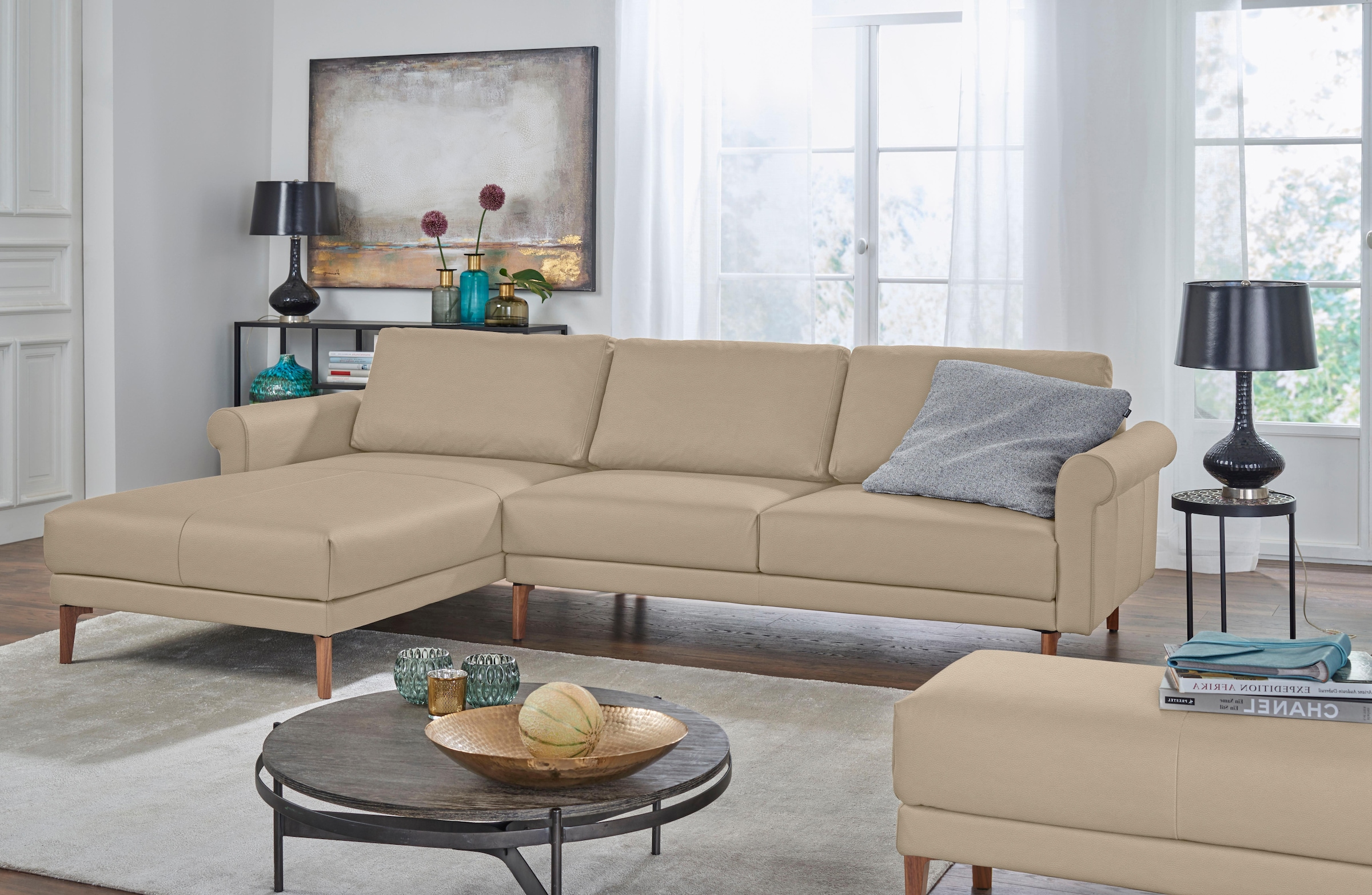 hülsta sofa Ecksofa »hs.450«, Armlehne Schnecke modern Landhaus, Breite 282 cm, Fuß Nussbaum