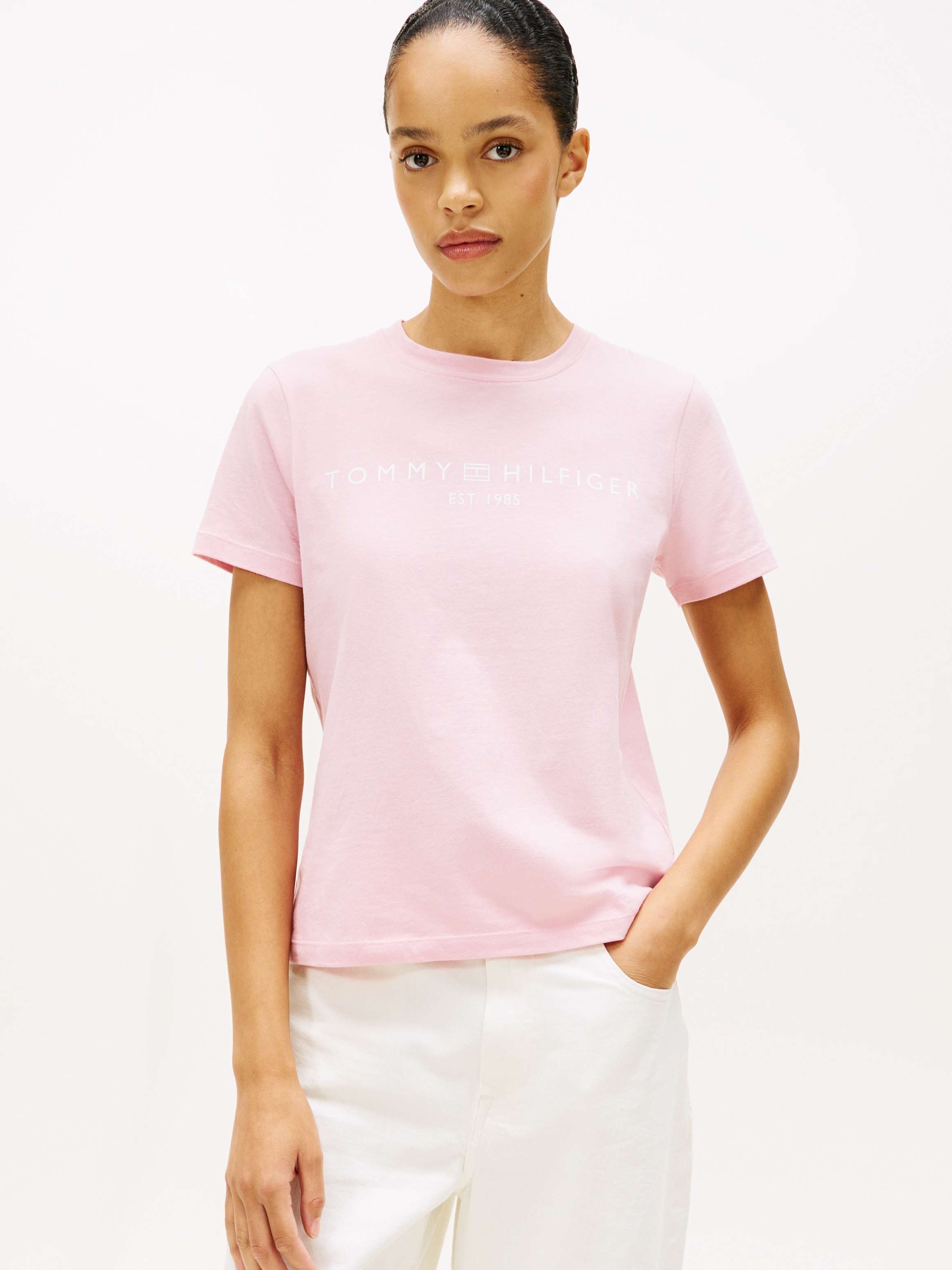 Tommy Hilfiger Kurzarmshirt »REG CORP LOGO C-NK mit Logoschriftzug und Stickerei« Baumwolle