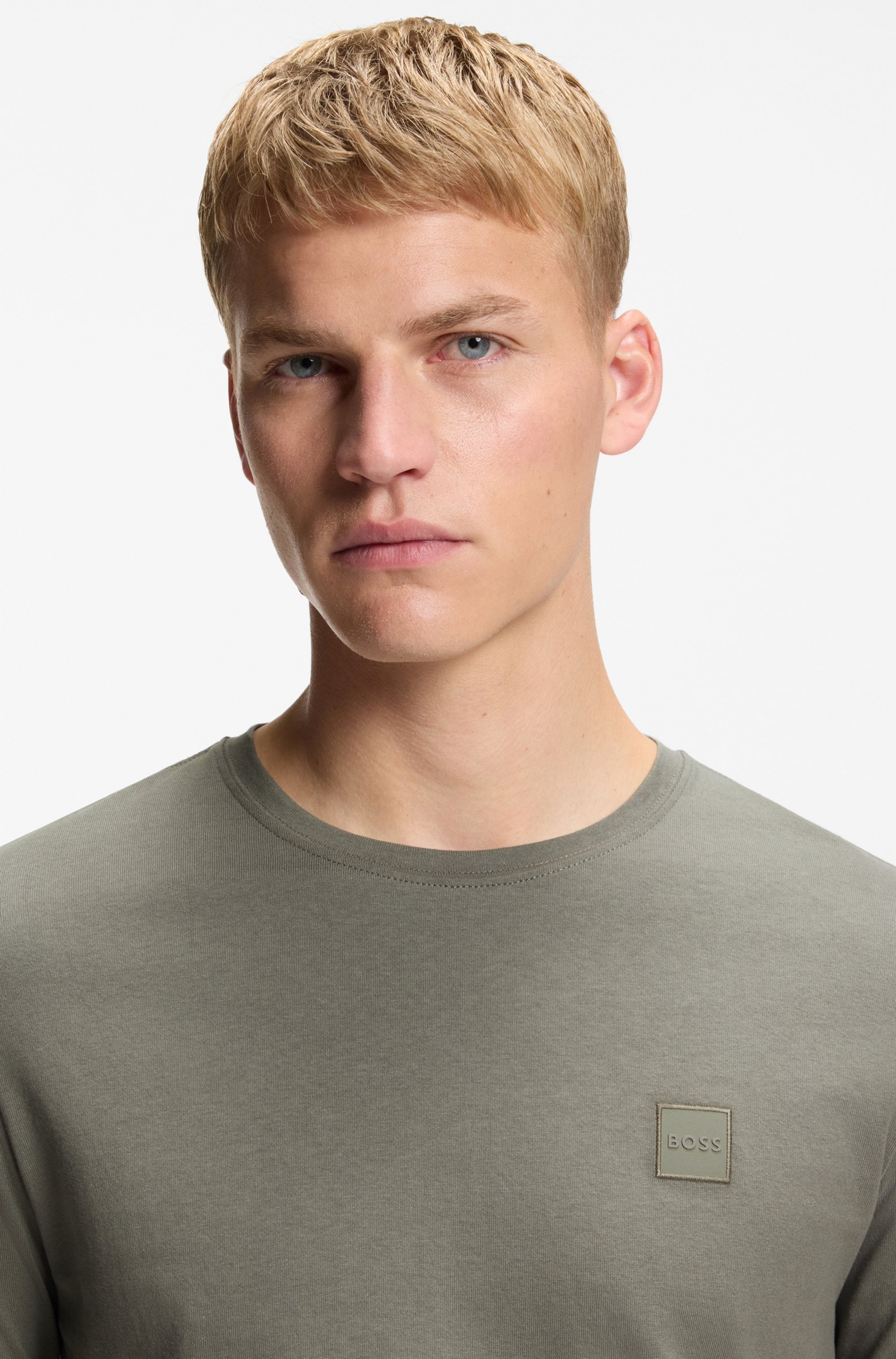 BOSS ORANGE Langarmshirt »Tacks« mit Markenlogo auf der Brust