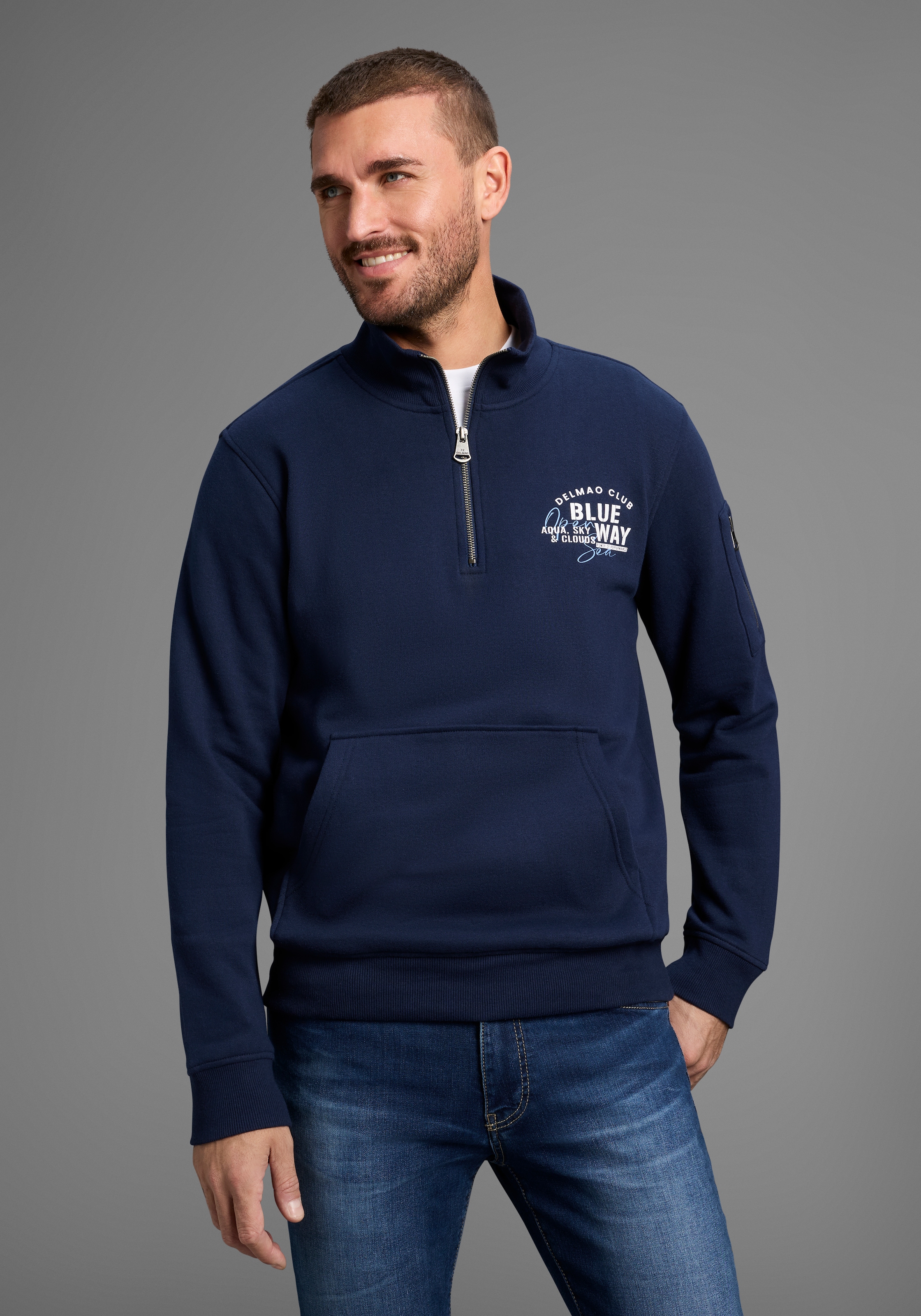 DELMAO Sweatshirt »Troyer«, mit moderner Ärmeltasche