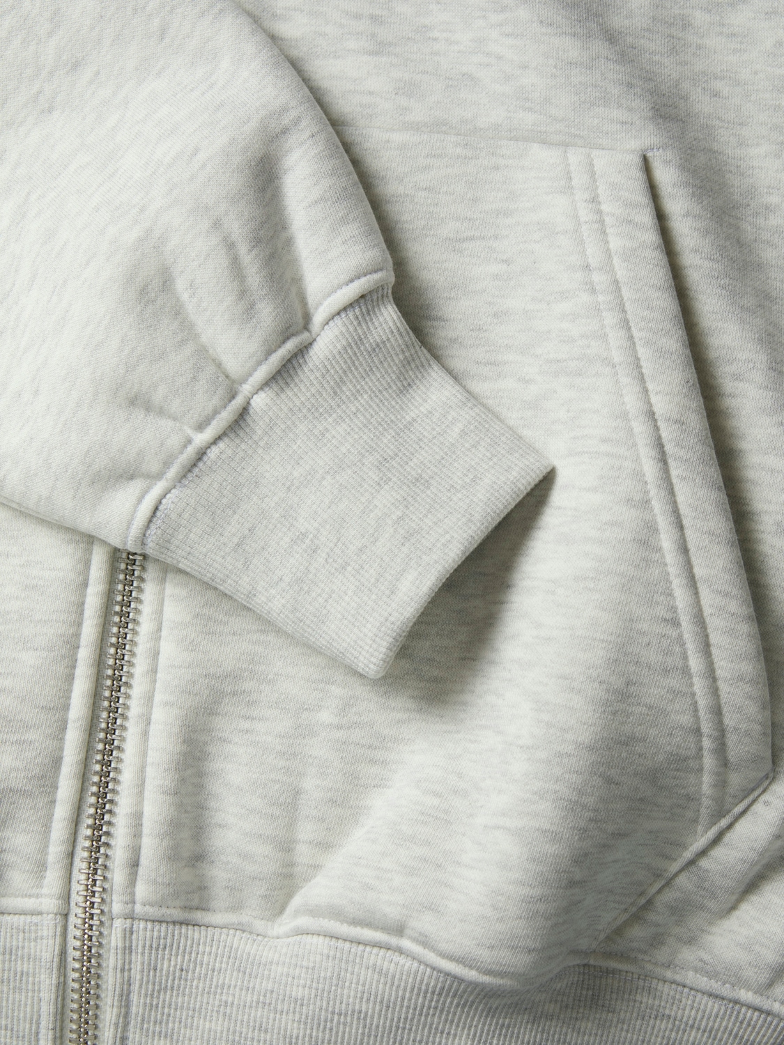Jack & Jones Kapuzensweatjacke »JJEURBAN EDGE SWEAT ZIP HOOD NOOS«, mit Rippbündchen
