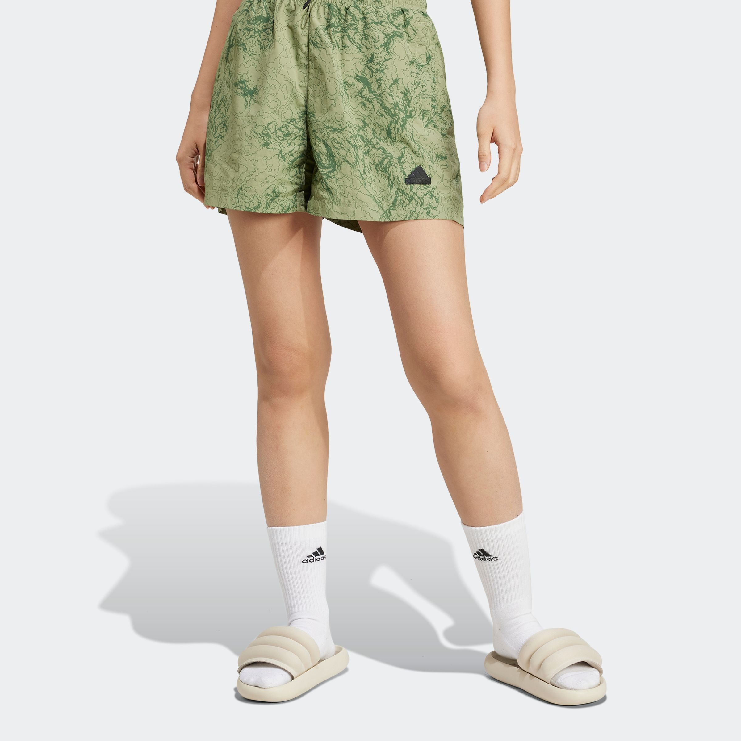 adidas Sportswear Shorts »W CE SHORT«, (1 tlg.)
