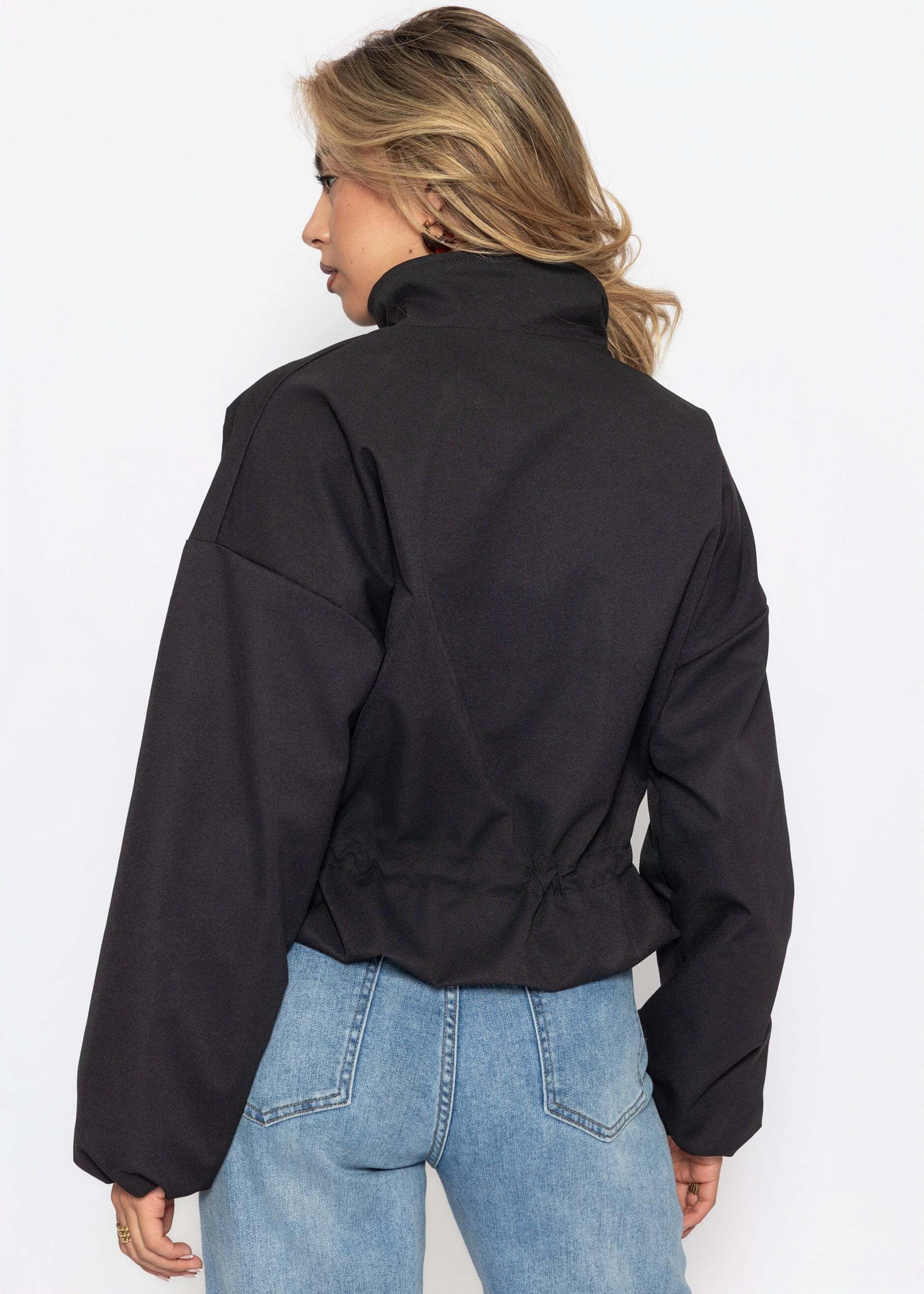 SASSYCLASSY Outdoorjacke »Blousonjacke mit Stehkragen« Locker geschnittene Windjacke in Braun