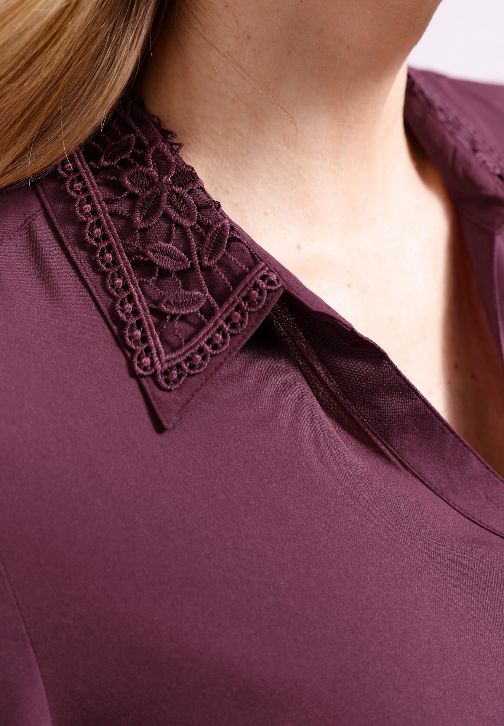 Sieh an! Klassische Bluse »Longbluse Longbluse mit Spitzenbesatz«