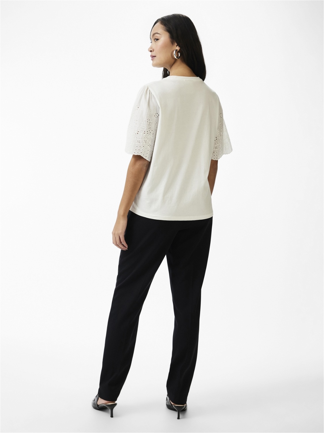 Y.A.S Kurzarmshirt »YASLEX SS TOP W. EMB SLEEVES S. NOOS«, mit Lochstickerei