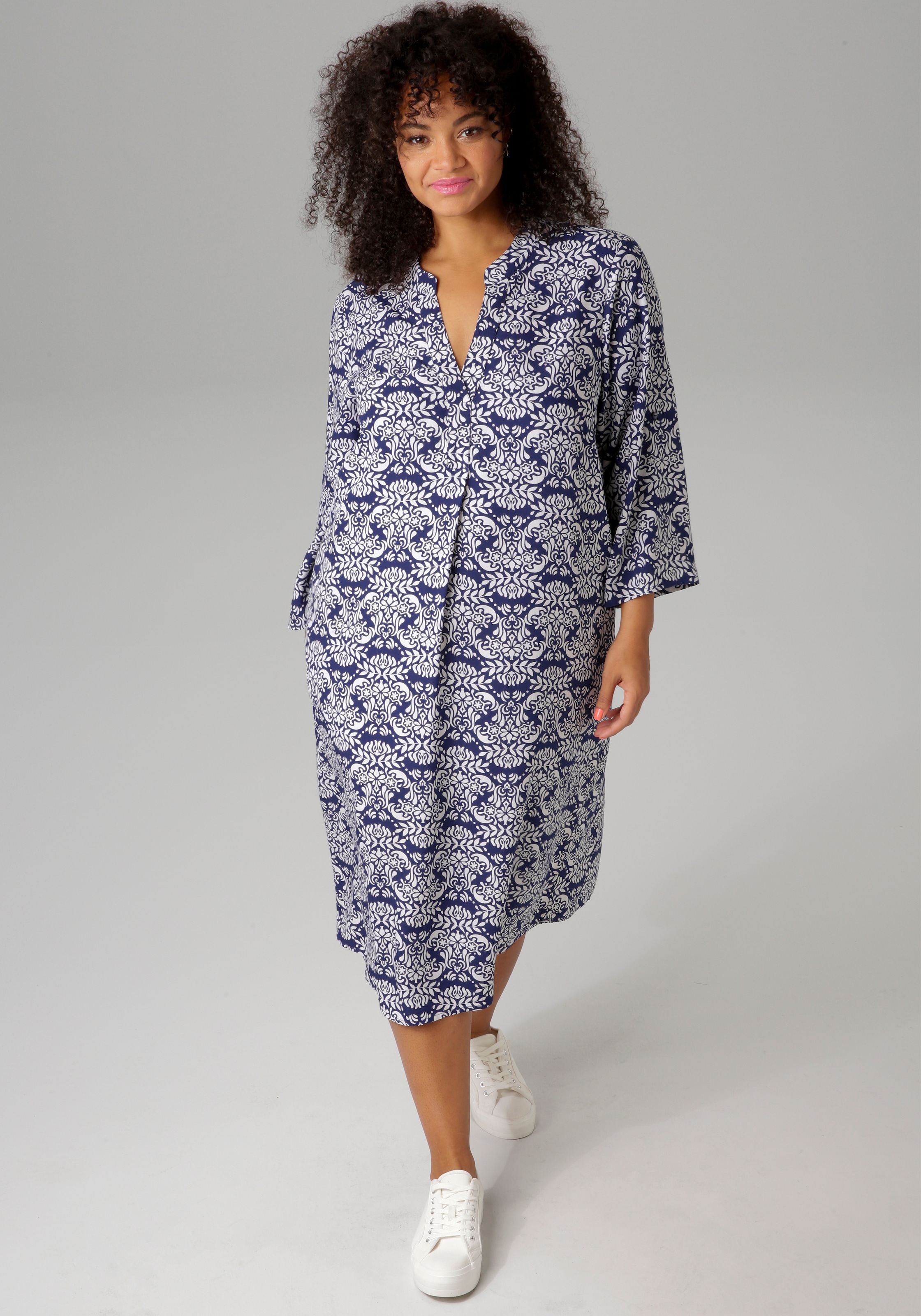 Aniston PLUS Sommerkleid, mit farbharmonischem, graphischem Druck