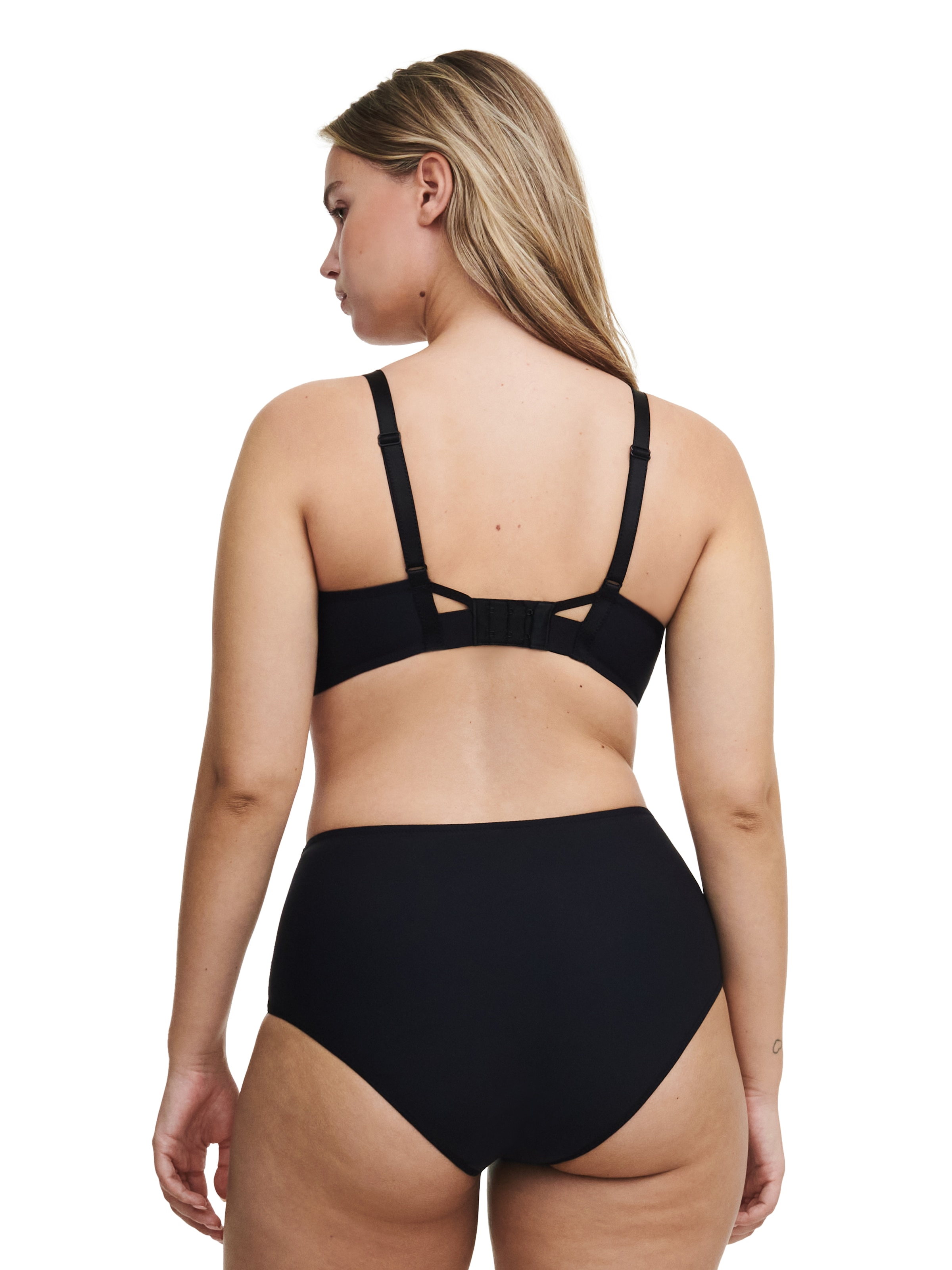 Chantelle Bügel-BH »PLAY« Spitze, Tüll, blickdichtes Gewebe, Cut-Outs am Mittelsteg