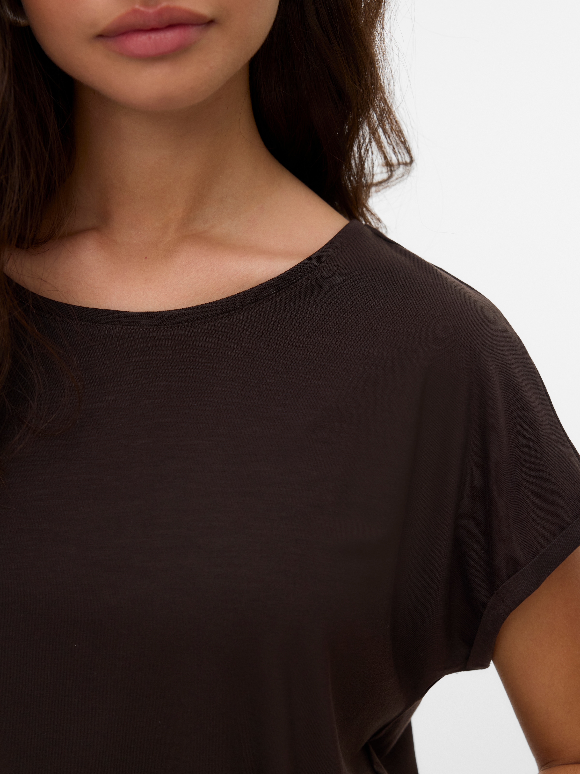 Vero Moda Rundhalsshirt »VMAVA PLAIN SS TOP GAJRS NOOS« Materialmix, regular fit