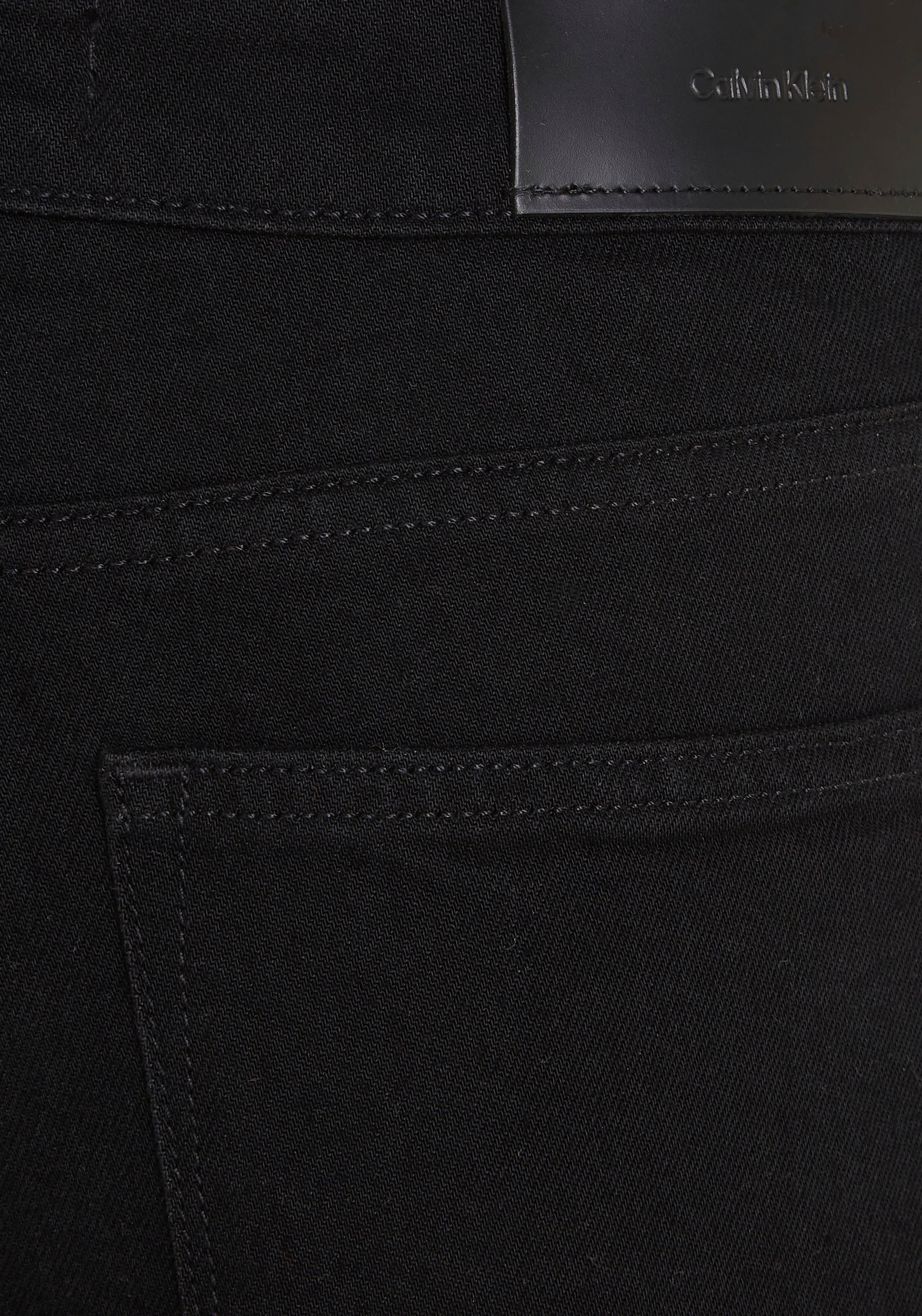 Calvin Klein Slim-fit-Jeans »MR SLIM - SOFT BLACK«, mit Leder-Brandlabel am hinteren Bundabschluss