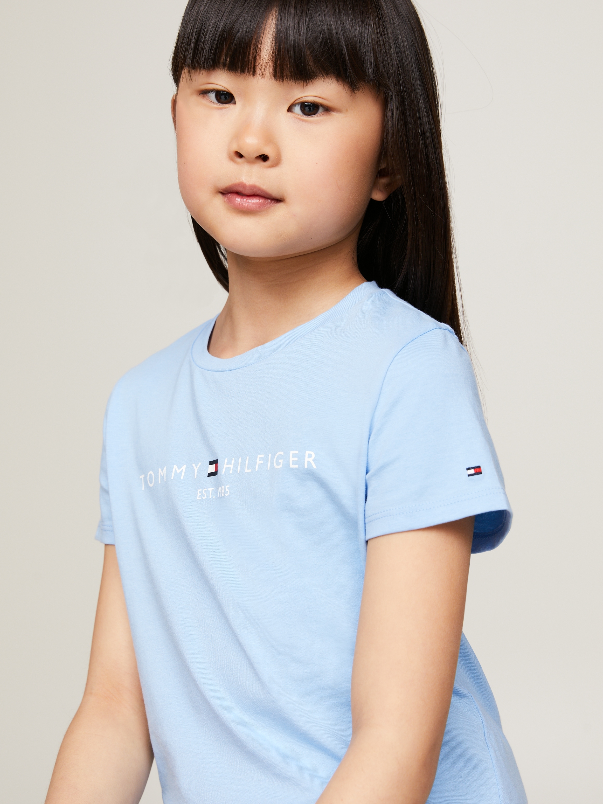 Tommy Hilfiger Kurzarmshirt »ESSENTIAL TEE S/S«, (1 tlg.), mit Tommy Hilfiger Logoschriftzug