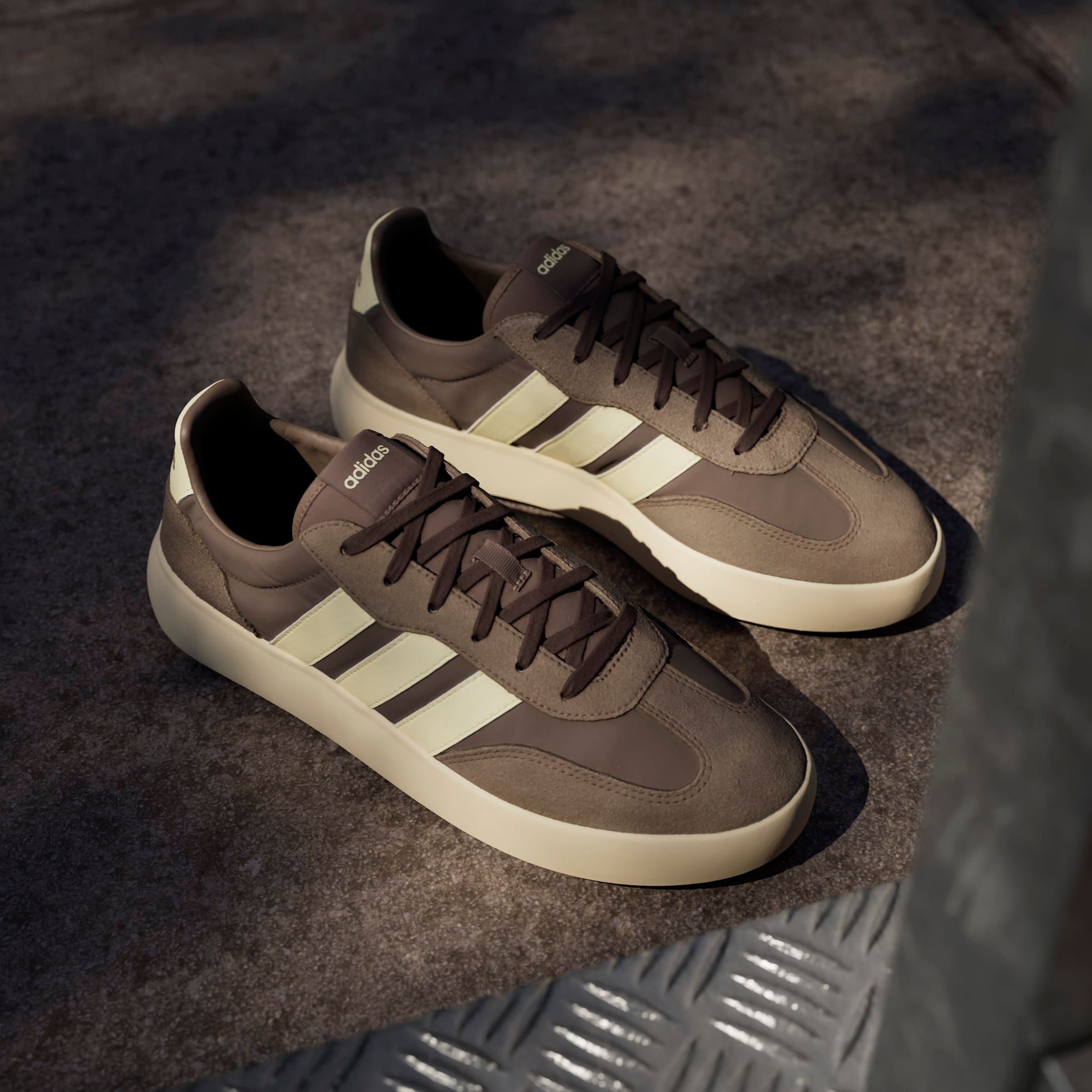 adidas Sportswear Sneaker »BARREDA DECODE«  inspiriert vom Design des adidas handball spezial