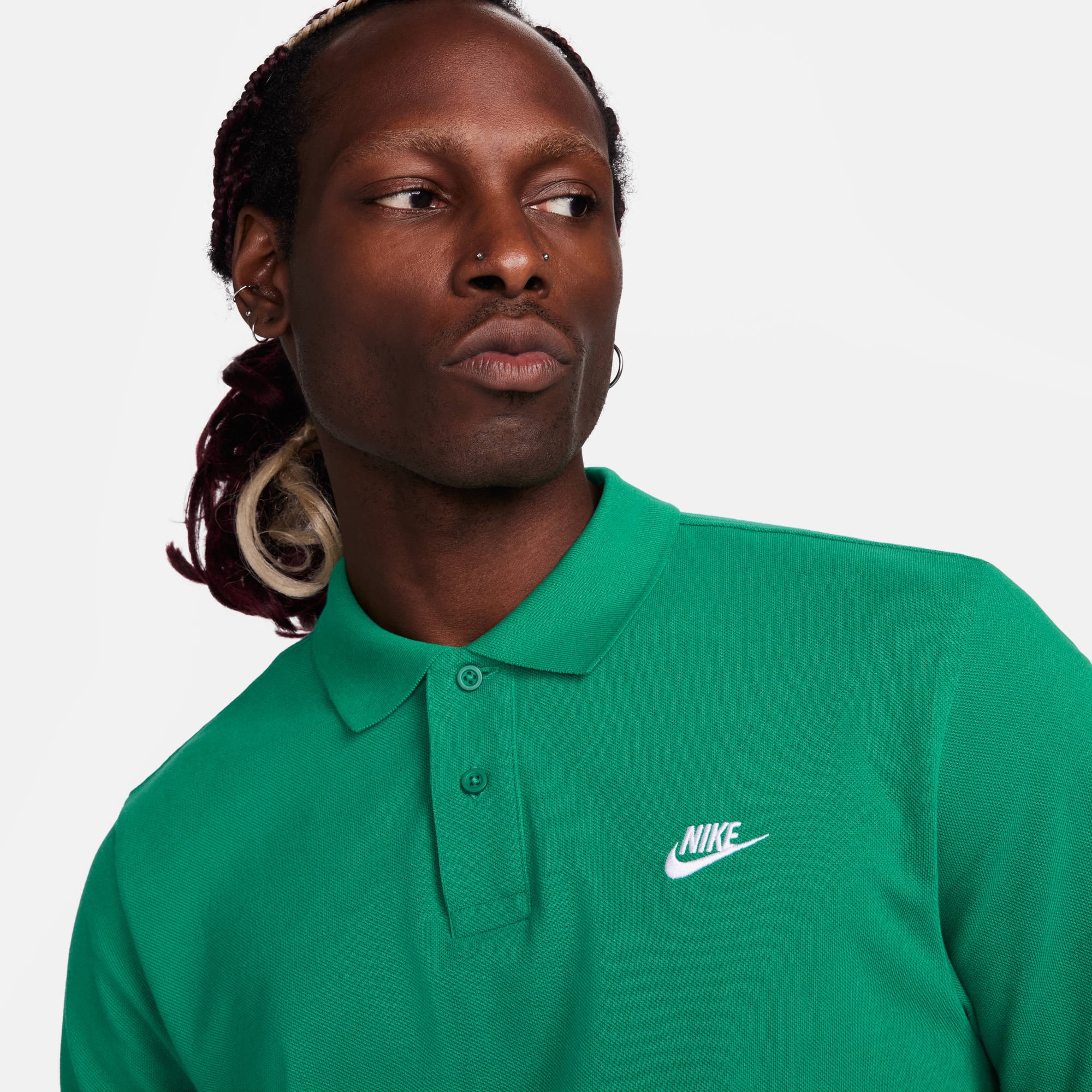 Nike Sportswear Poloshirt »M NK CLUB SS POLO PIQUE« mit 2-Knopf-Leiste, aus atmungsaktivem Piqué-Baumwollmaterial