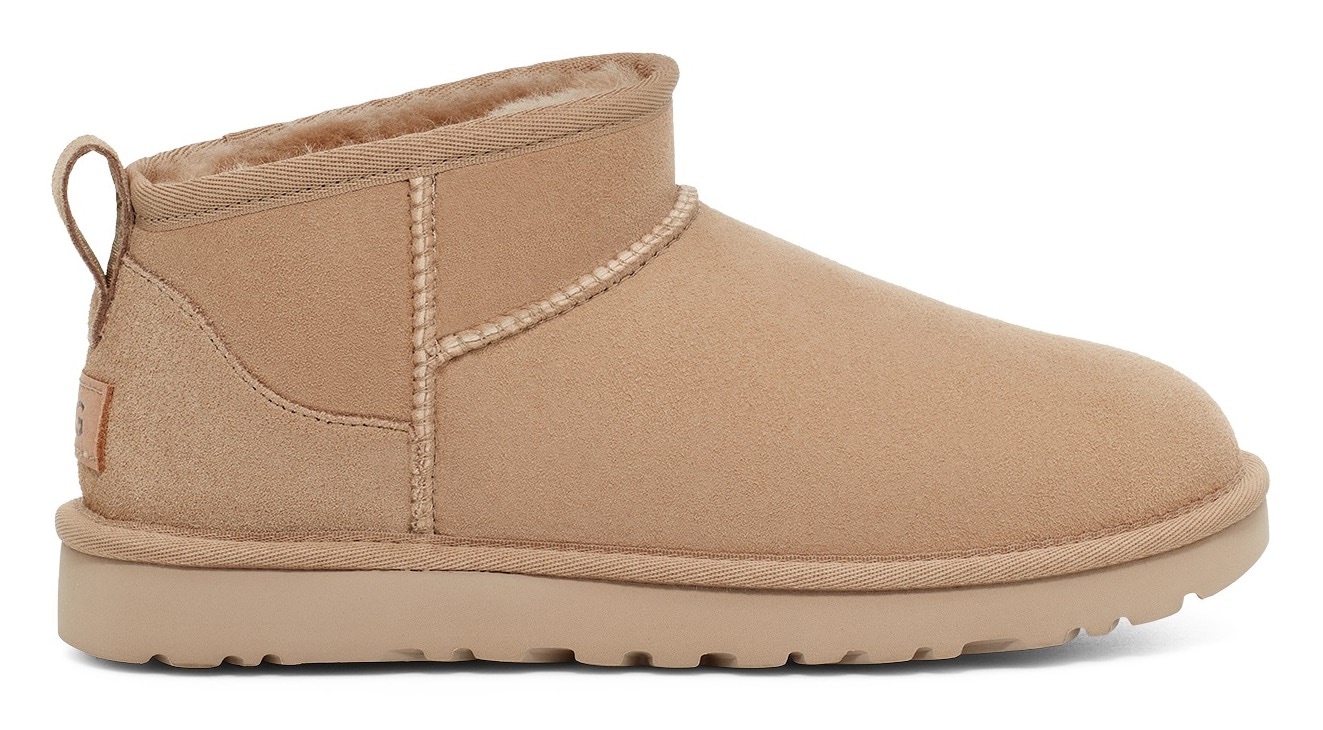 UGG Schlupfboots »Classic Ultra Mini«, Bequemschuh, Freizeitschuh mit Logopatch