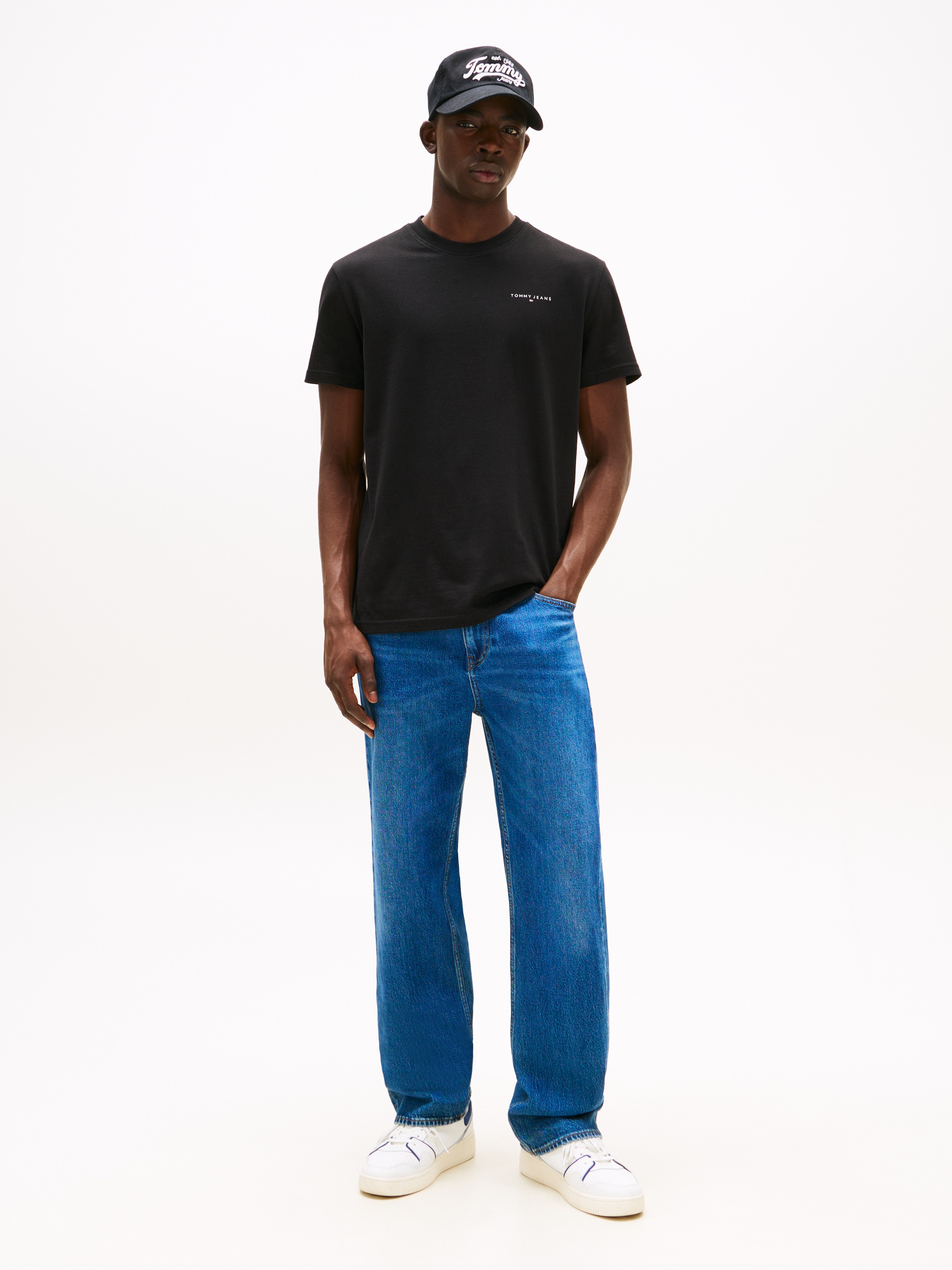 Tommy Jeans T-Shirt »TJM SLIM LINEAR CHEST TEE EXT« Mit Rundhalsausschnitt