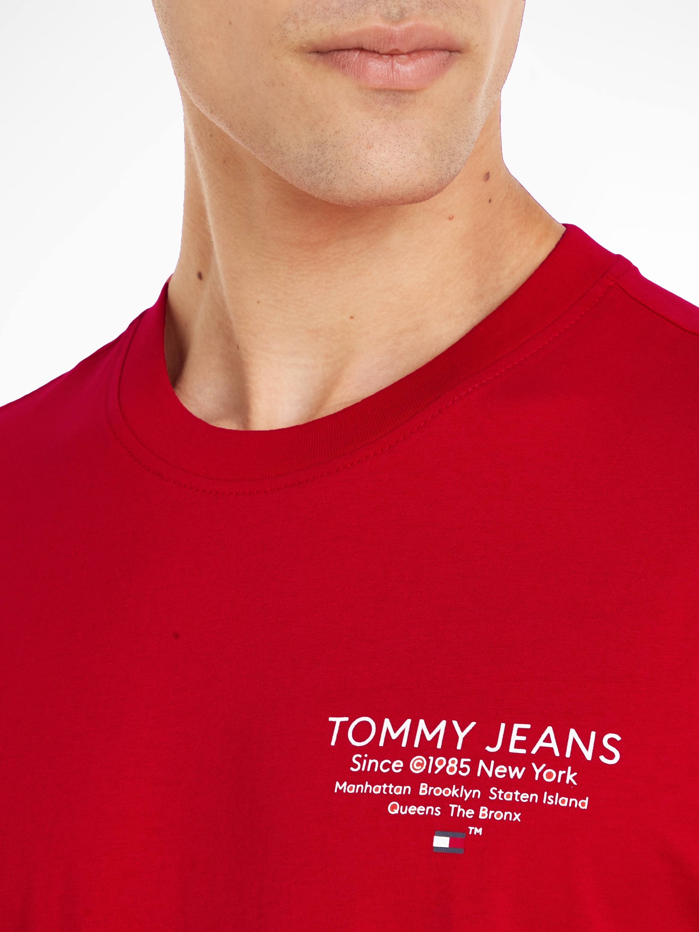 Tommy Jeans T-Shirt »TJM SLIM ESSTNL GRAPHIC TEE EXT«, mit Tommy Jeans Logodruck