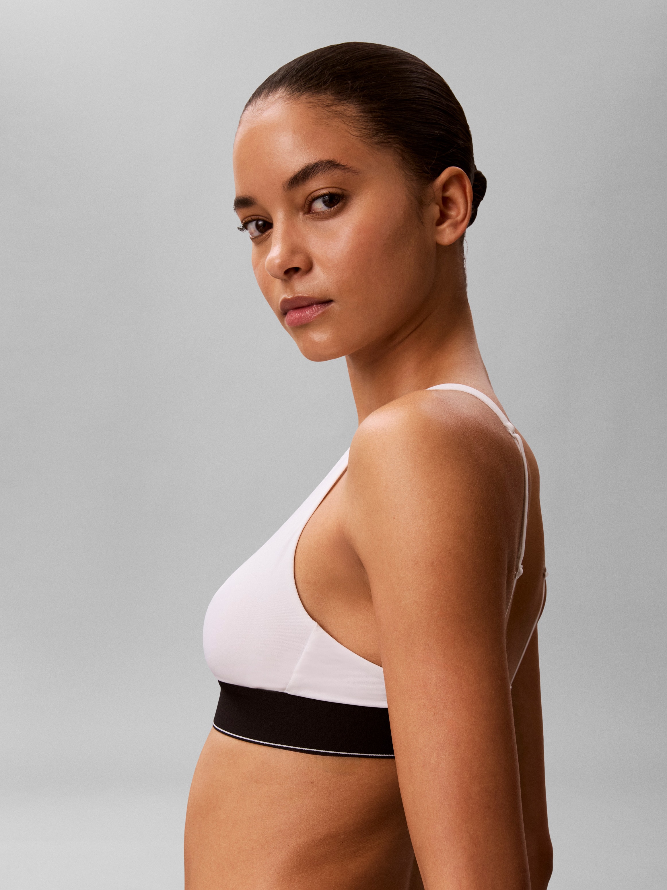 Calvin Klein Underwear Triangel-BH »LIGHTLY LINED TRIANGLE« Körpernahe Passform mit verstellbaren Trägern