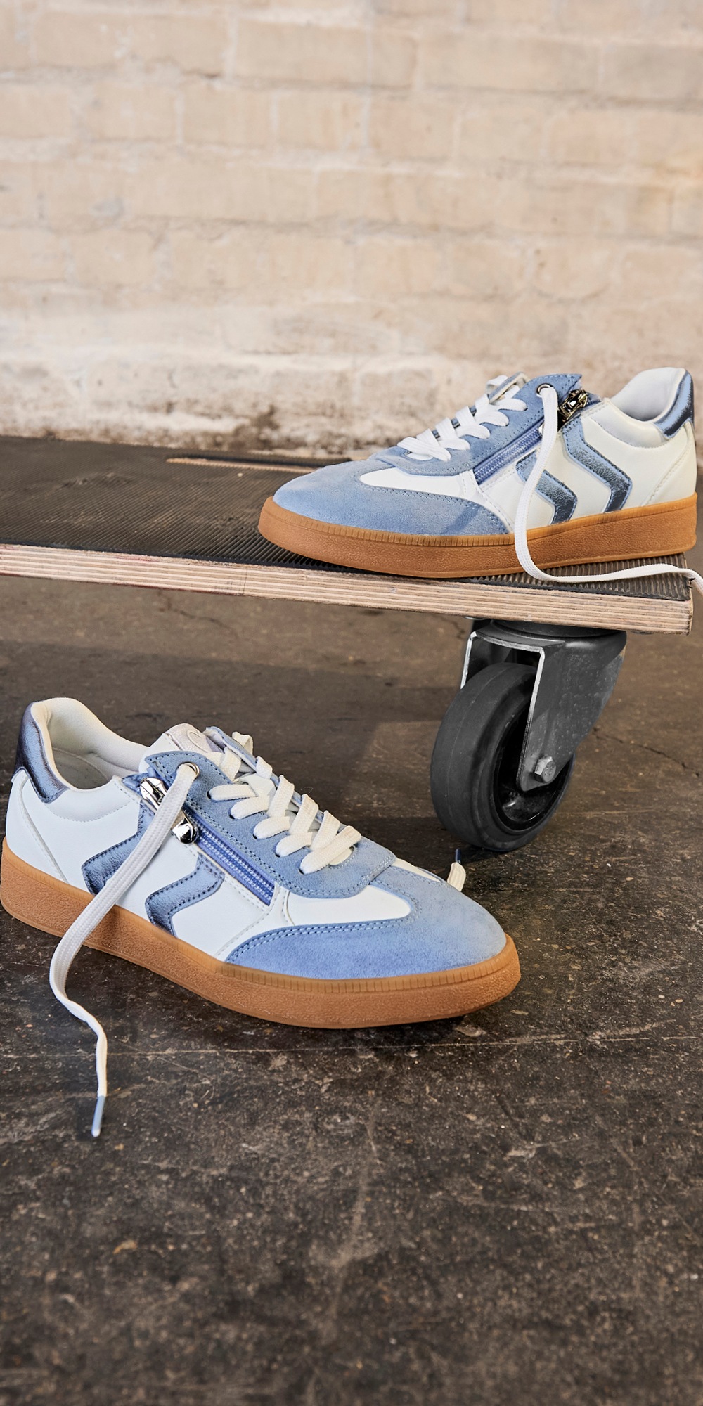 MARCO TOZZI Plateausneaker, Freizeitschuh, Halbschuh, Schnürschuh mit Kontrastbesatz