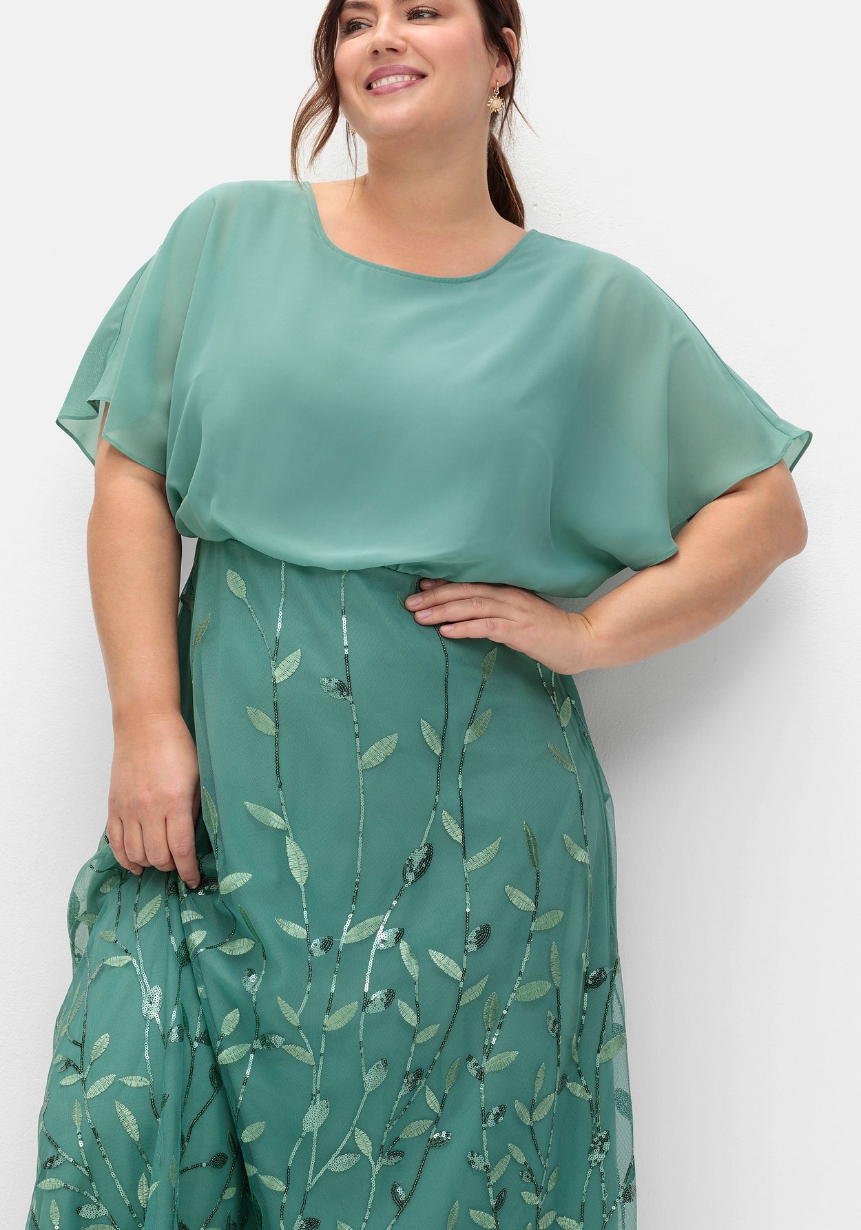 Sheego Abendkleid »Abendkleid mit Stickereien und Pailletten am Rock«