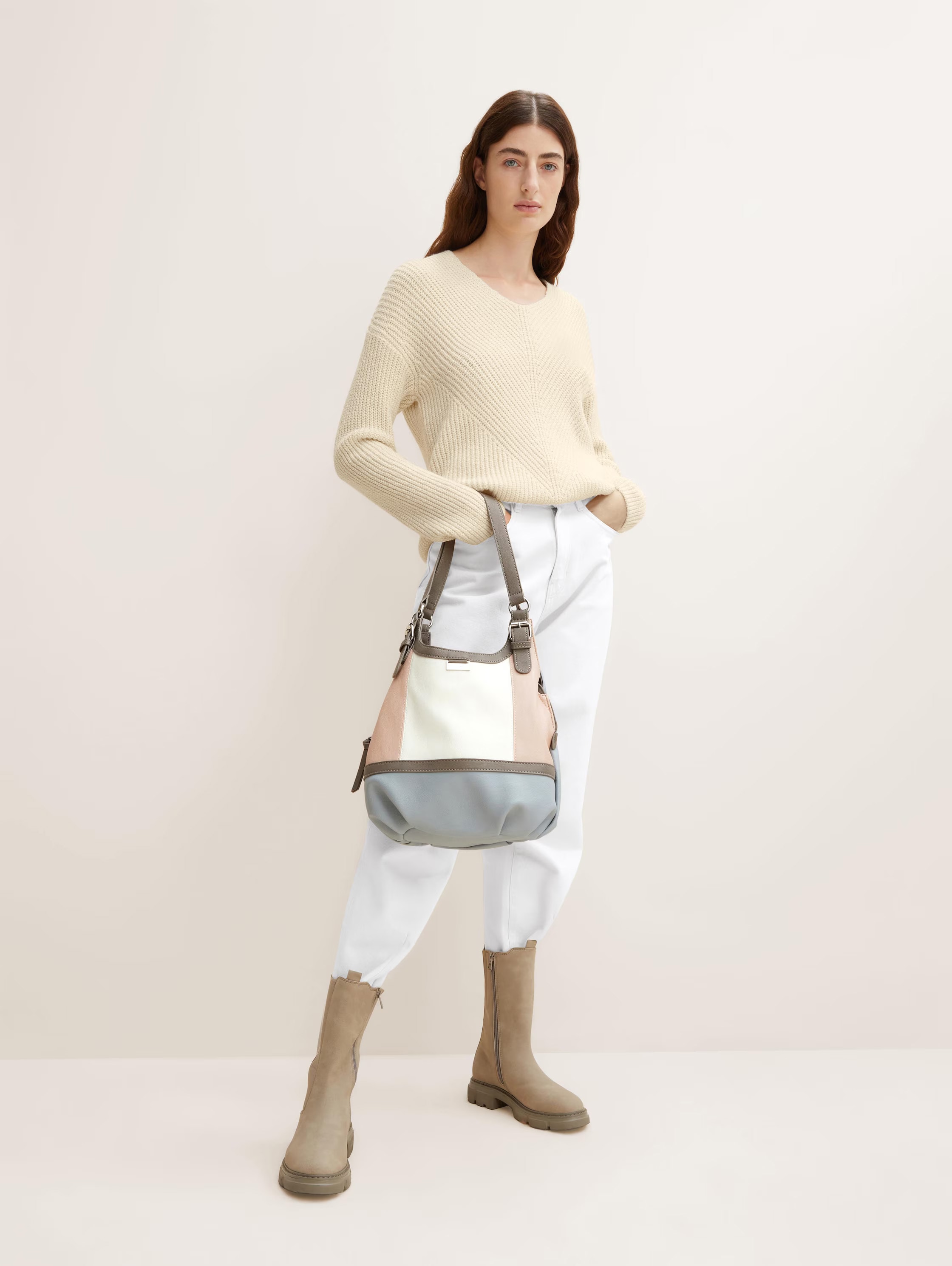 TOM TAILOR Shopper »Juna«, aus soft genarbtem ledrigen Material mit glänzenden Metall-Accessoires