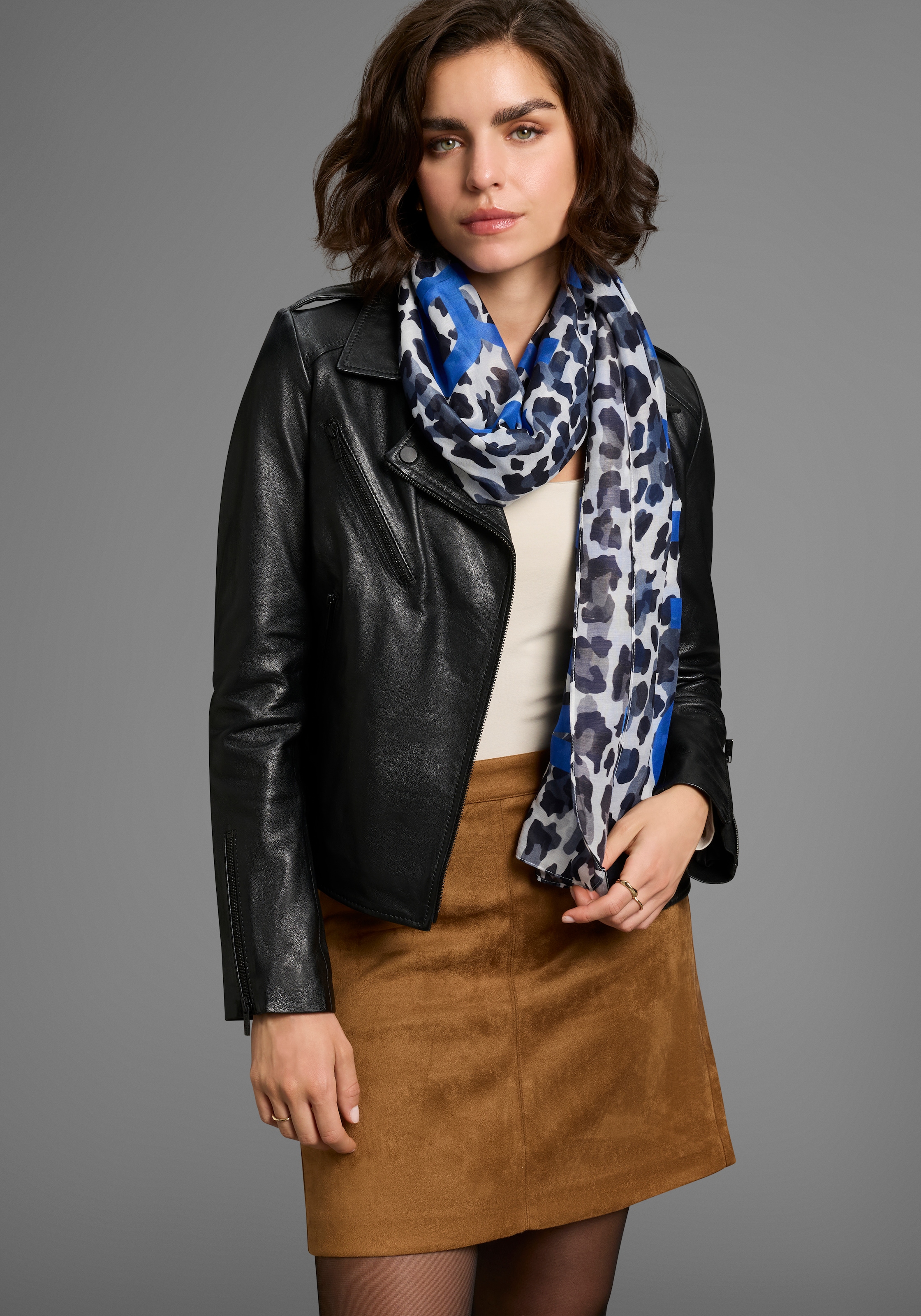 Laura Scott Modetuch in Schalform mit trendigem Leo-Allover- & leuchtendem Schriftzug - NEW