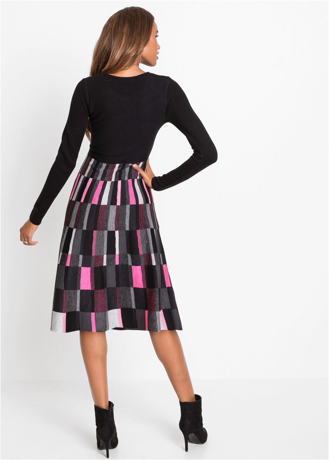 bonprix Strickkleid »Ausgestelltes Jacquard-Strickkleid« aus Polyacryl, ausgestellte Passform, ausgestelltes Jacquard-Design