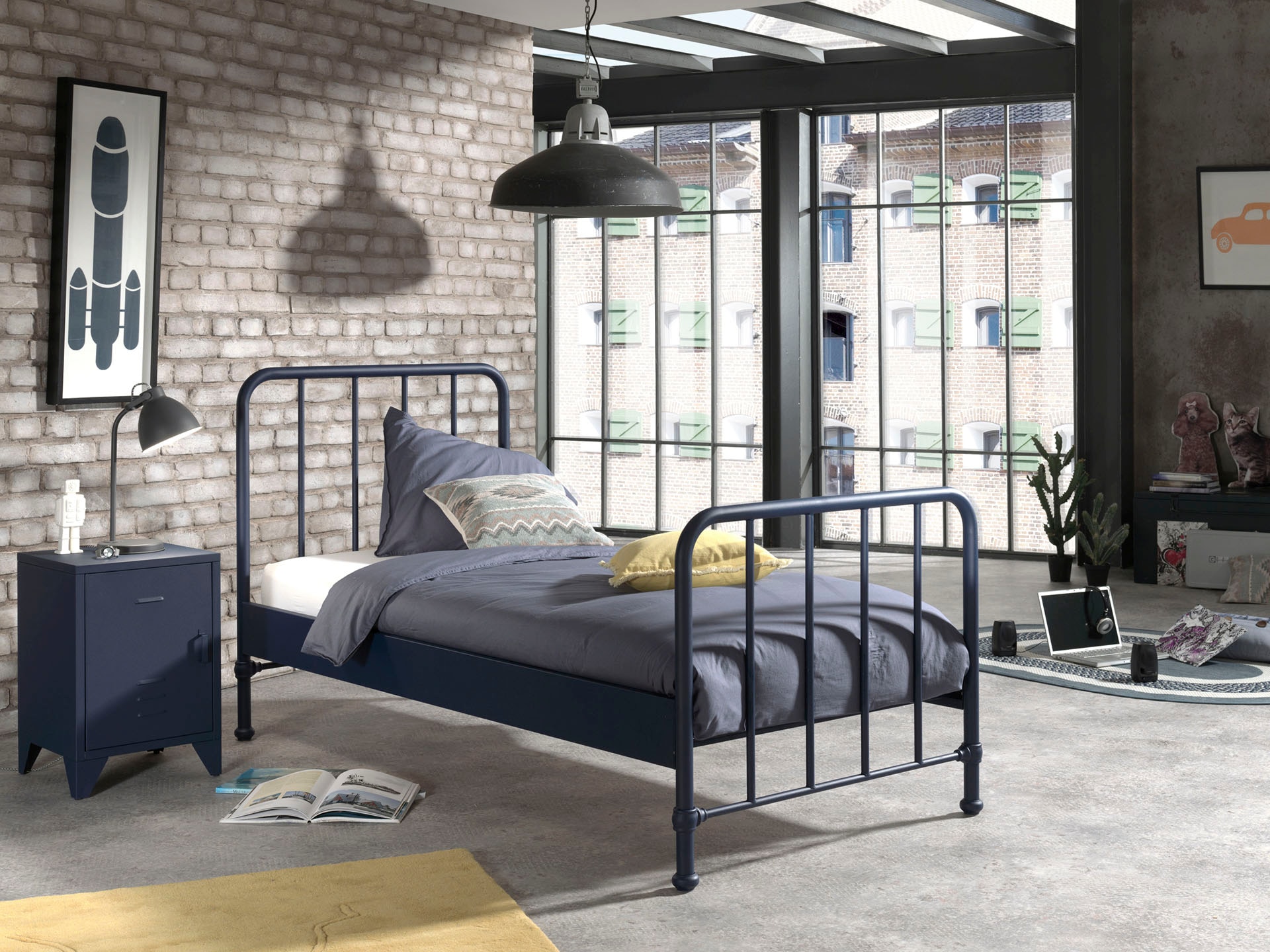 Vipack Jugendbett »Bronxx, Einzelbett 90/200, sehr stabil, romantische Optik«, (B/H/T ca. 96,5x110x206cm, inkl. Lattenrost, Bodenfreiheit), Oberfläche pulverbeschichtet, verschiedene Farben zur Wahl