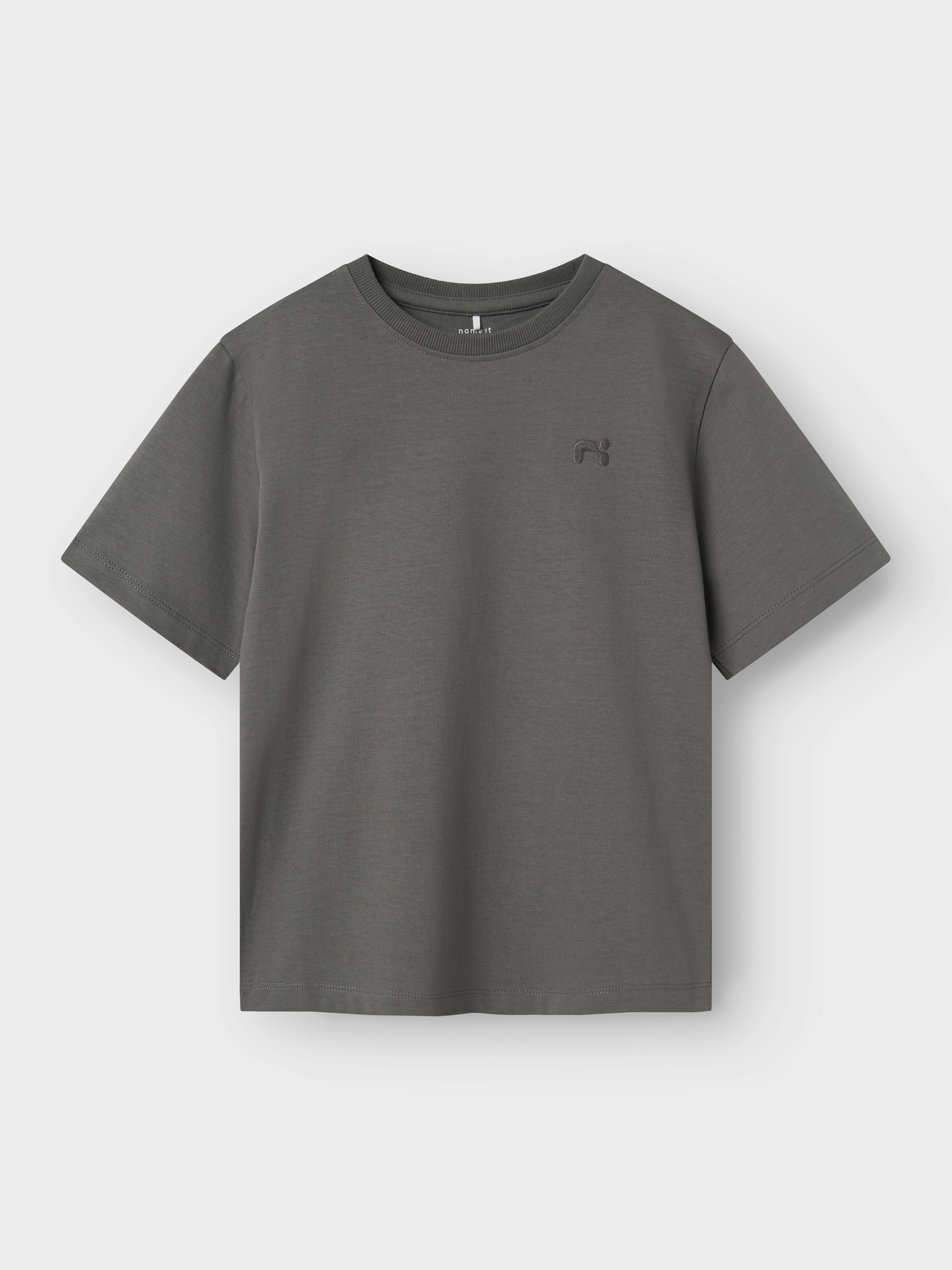 Name It T-Shirt »NKMGREG SS NREG TOP NOOS«, in Basic-Form mit kleinem Brust-Logo