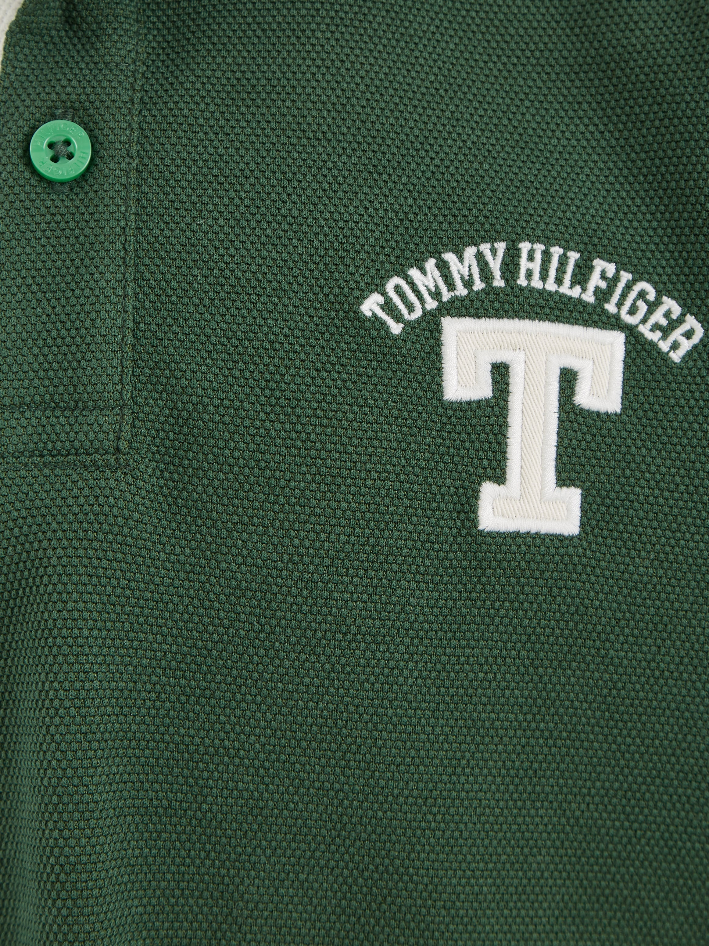 Tommy Hilfiger Poloshirt »VARSITY POLO S/S«, mit Tommy Hilfiger Logo auf der Brust