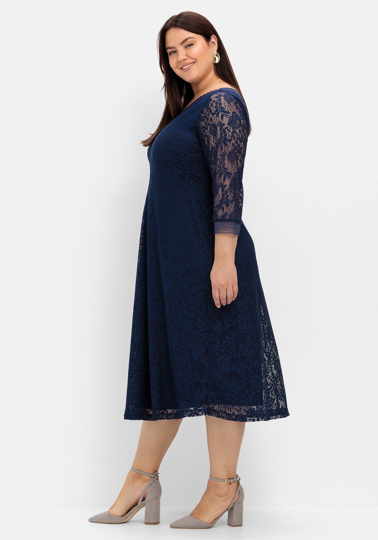 Sheego Abendkleid »Kleid aus elastischer und bequemer Qualität«