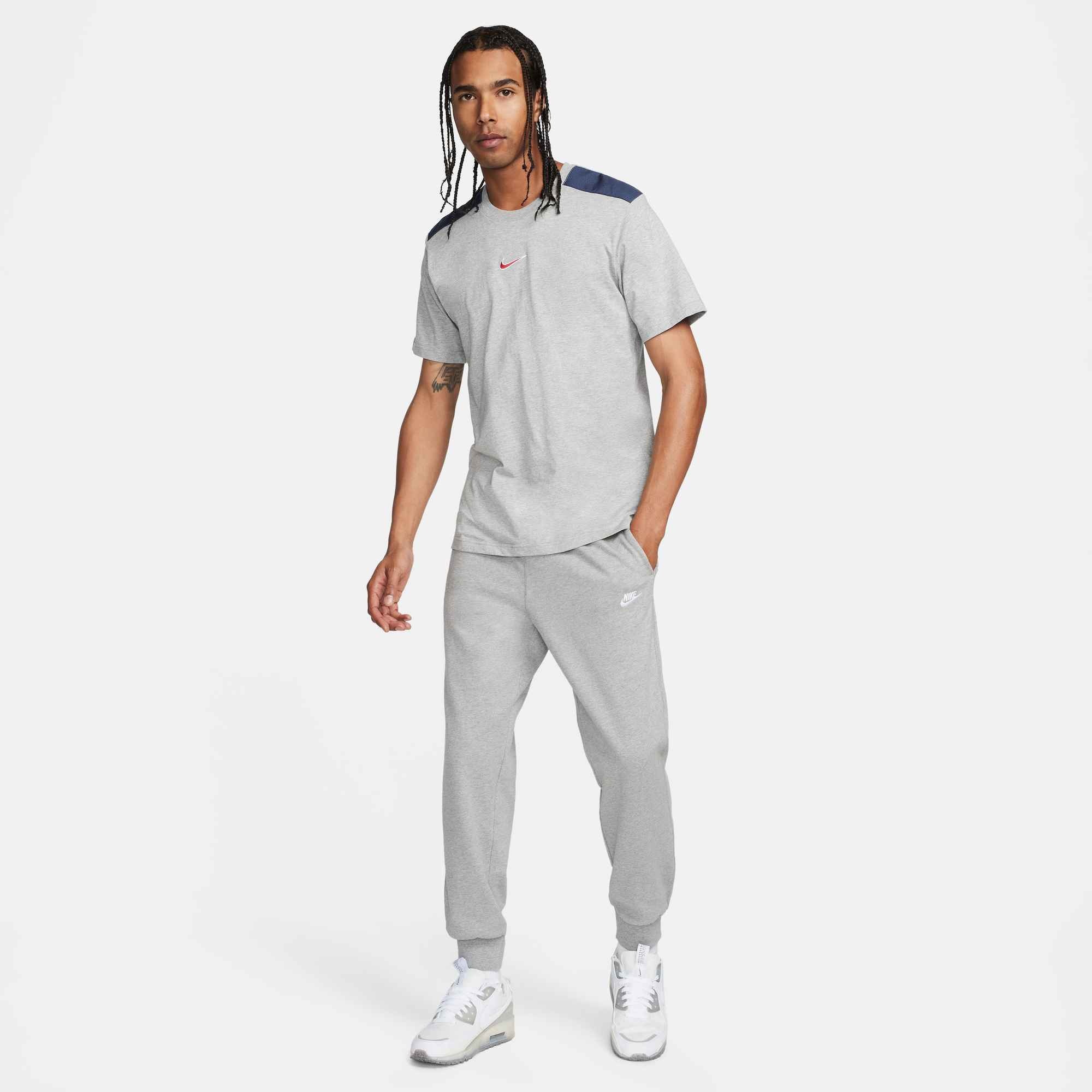 Nike Sportswear Jogginghose »Nike Club Men's Knit Joggers«  mit Eingrifftaschen, aus weichem Jersey-Material