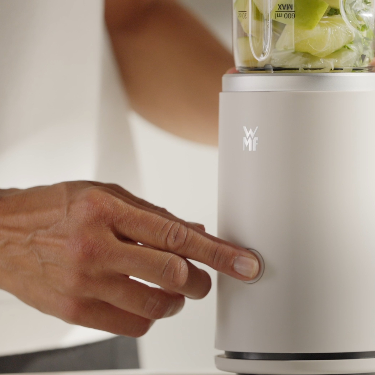 WMF Smoothie-Maker »Mix & Go Touch« 500 W recyceltes Material, auslaufsichere Trinkflasche, Einhandbedienung