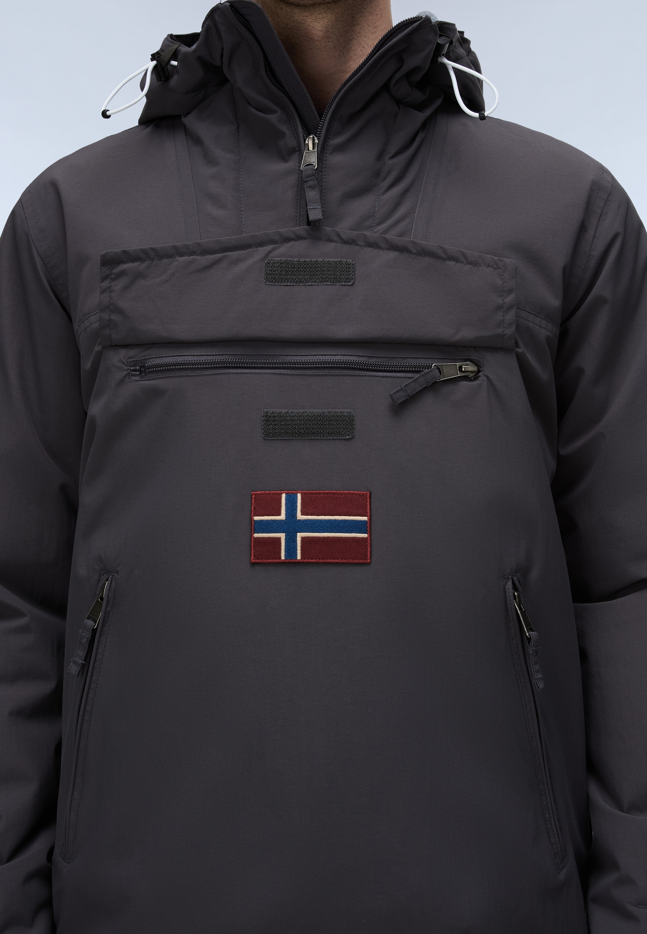Napapijri Anorak »RAINFOREST POCKET 2 DARK GREY SOLID« mit sportlichem Schnitt, für Erwachsene, aus Polyamid