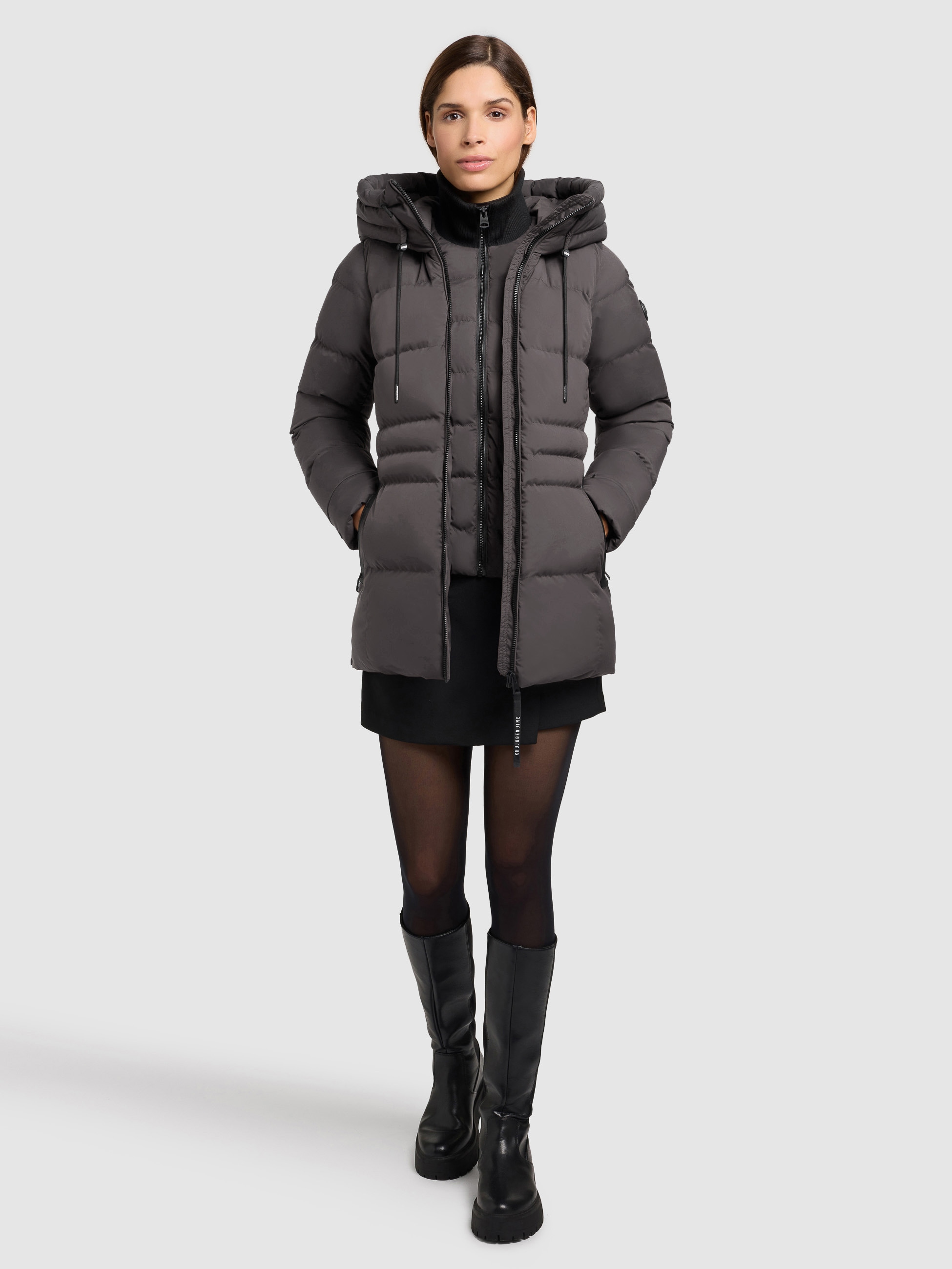 khujo Steppjacke »MATLA« mit Kapuze Reißverschlusstaschen mit Fleecefutter, eine Ärmeltasche