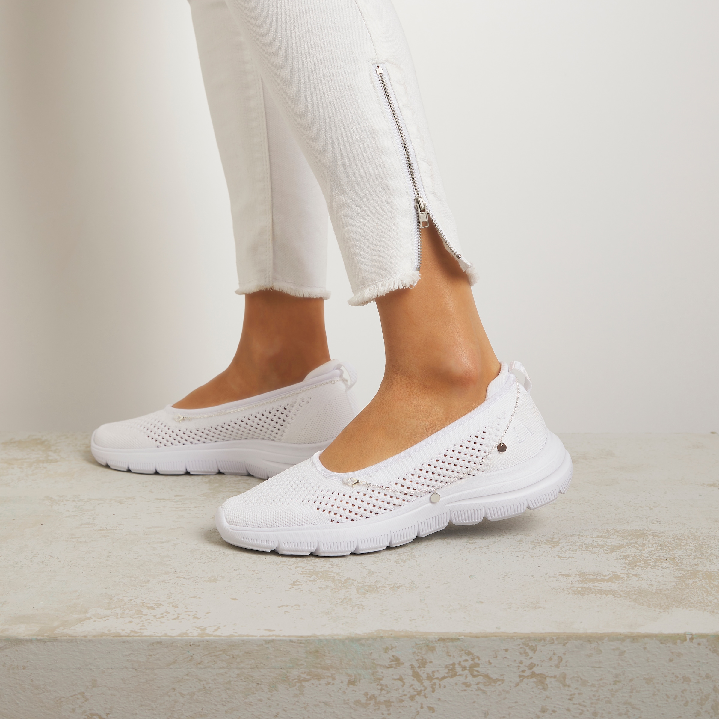 LASCANA Sneaker, Slip-On-Sneaker, Slipper, Ballerina, Halbschuhe VEGAN