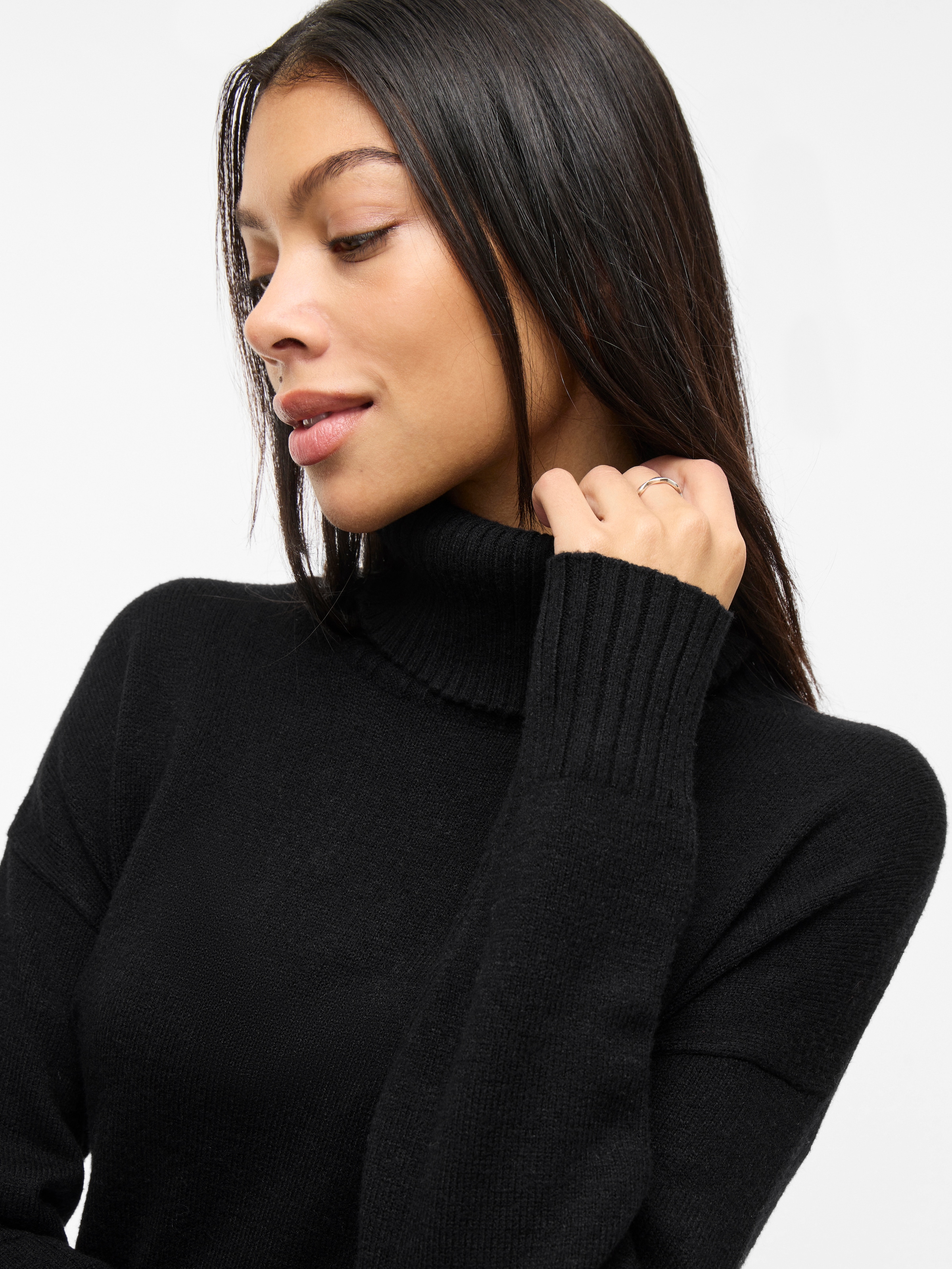 Vila Strickkleid »VIRIL ROLLNECK MIDI DRESS« mit hohem Rollkragen