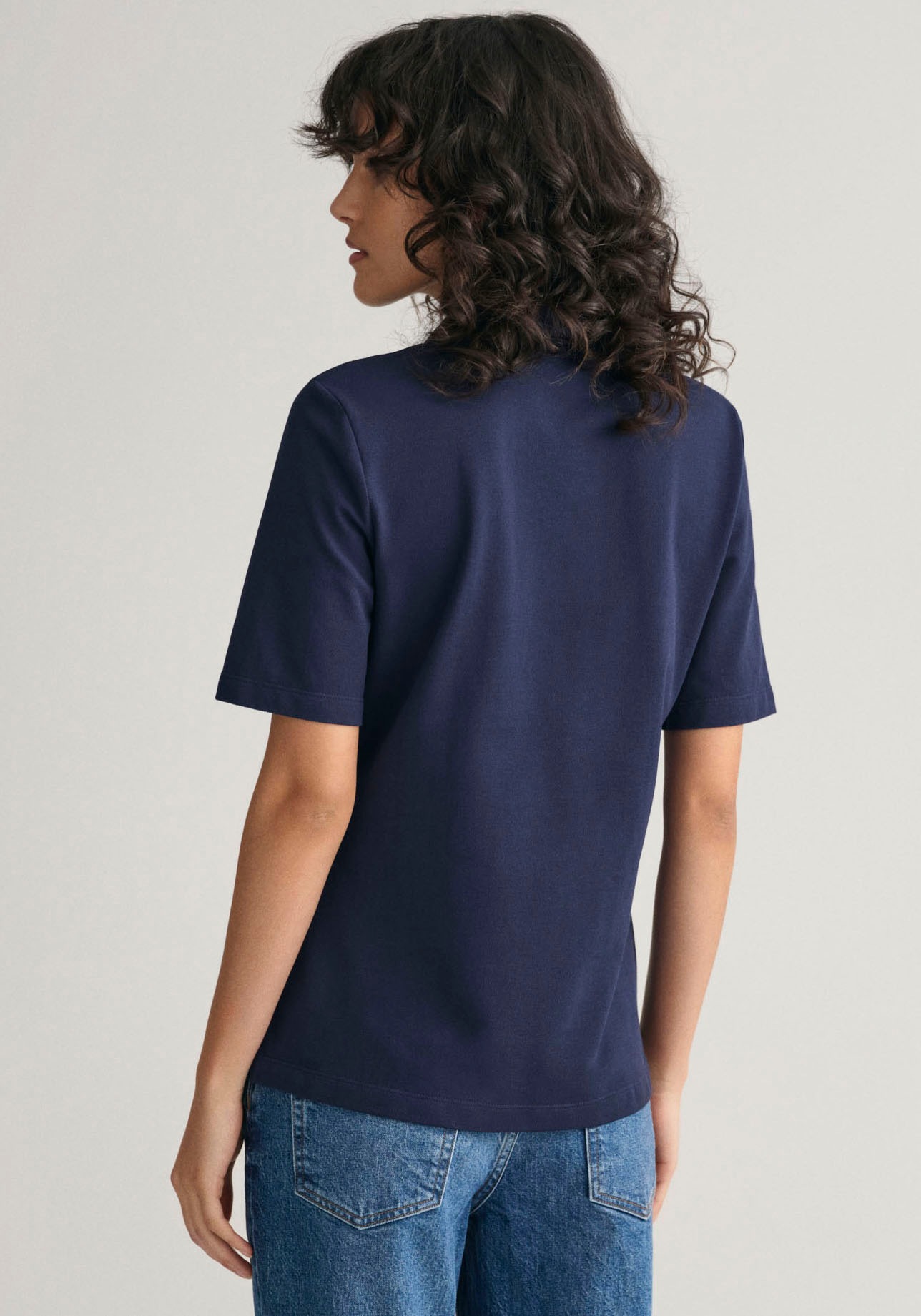 Gant Poloshirt »SLIM SHIELD KA PIQUE POLO«, mit grafischer Logostickerei auf der Brust