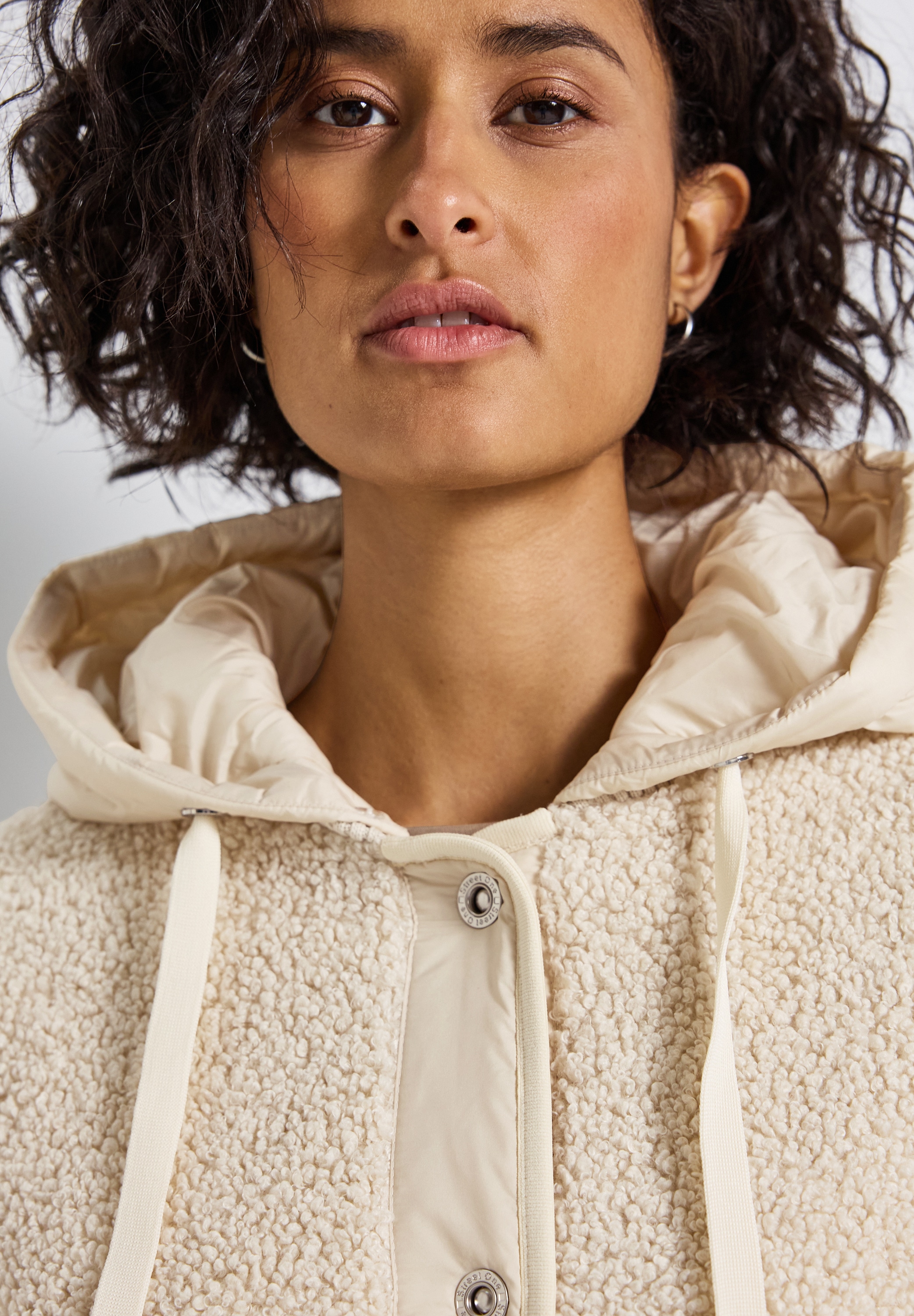 STREET ONE Plüschjacke, mit Kapuze, mit Kapuze