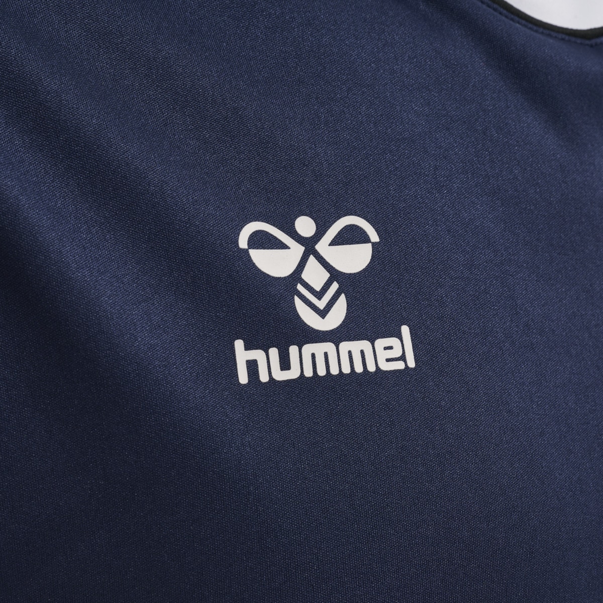 hummel Trainingsshirt »HMLCORE XK POLY JERSEY S/S« sportliche Passform, atmungsaktiv, schnell trocknend, Kurzarm