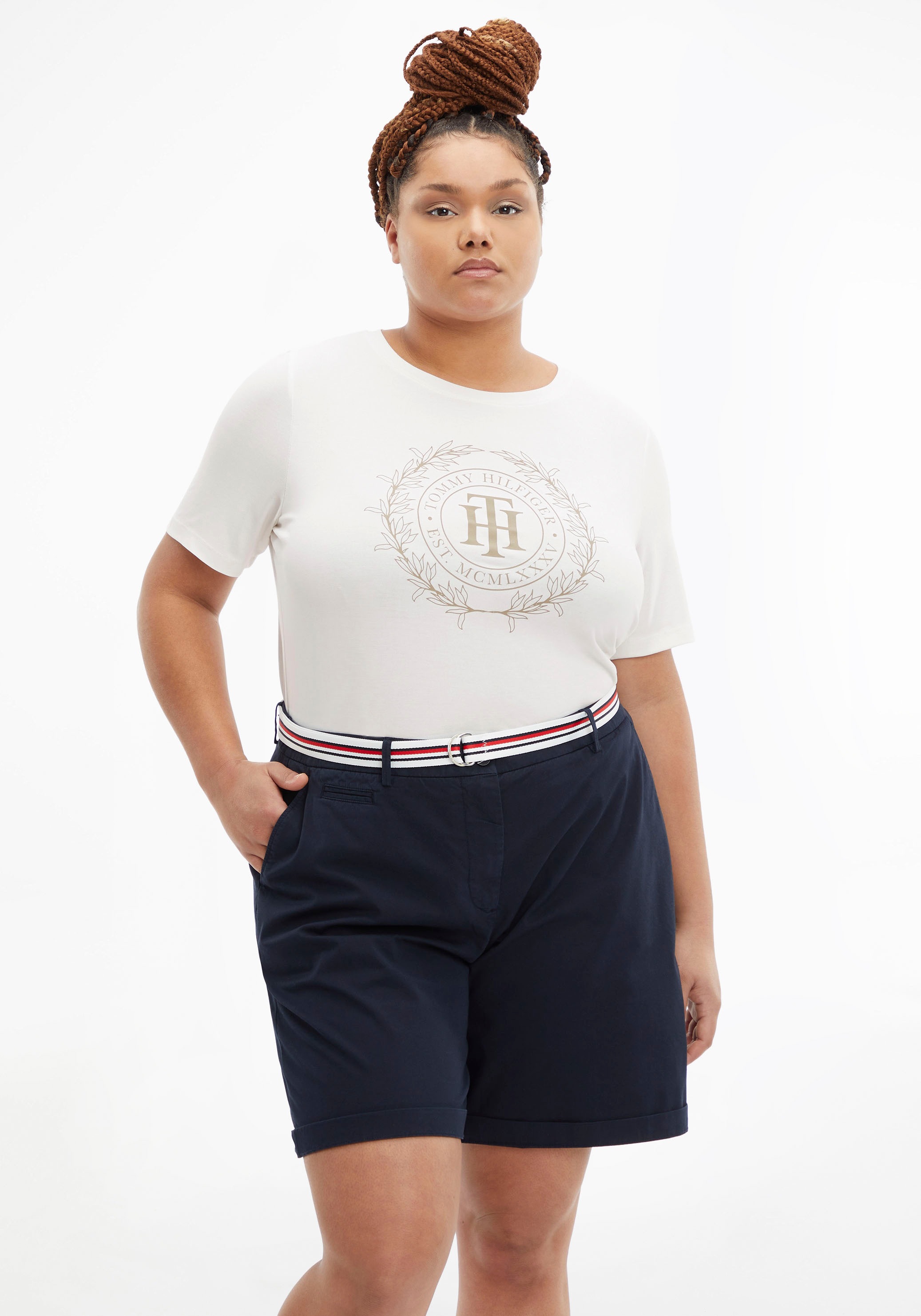 Tommy Hilfiger Curve Rundhalsshirt »CRV REG TH CREST OPEN-NK TEE SS«, mit Tommy Hilfiger Logo-Print