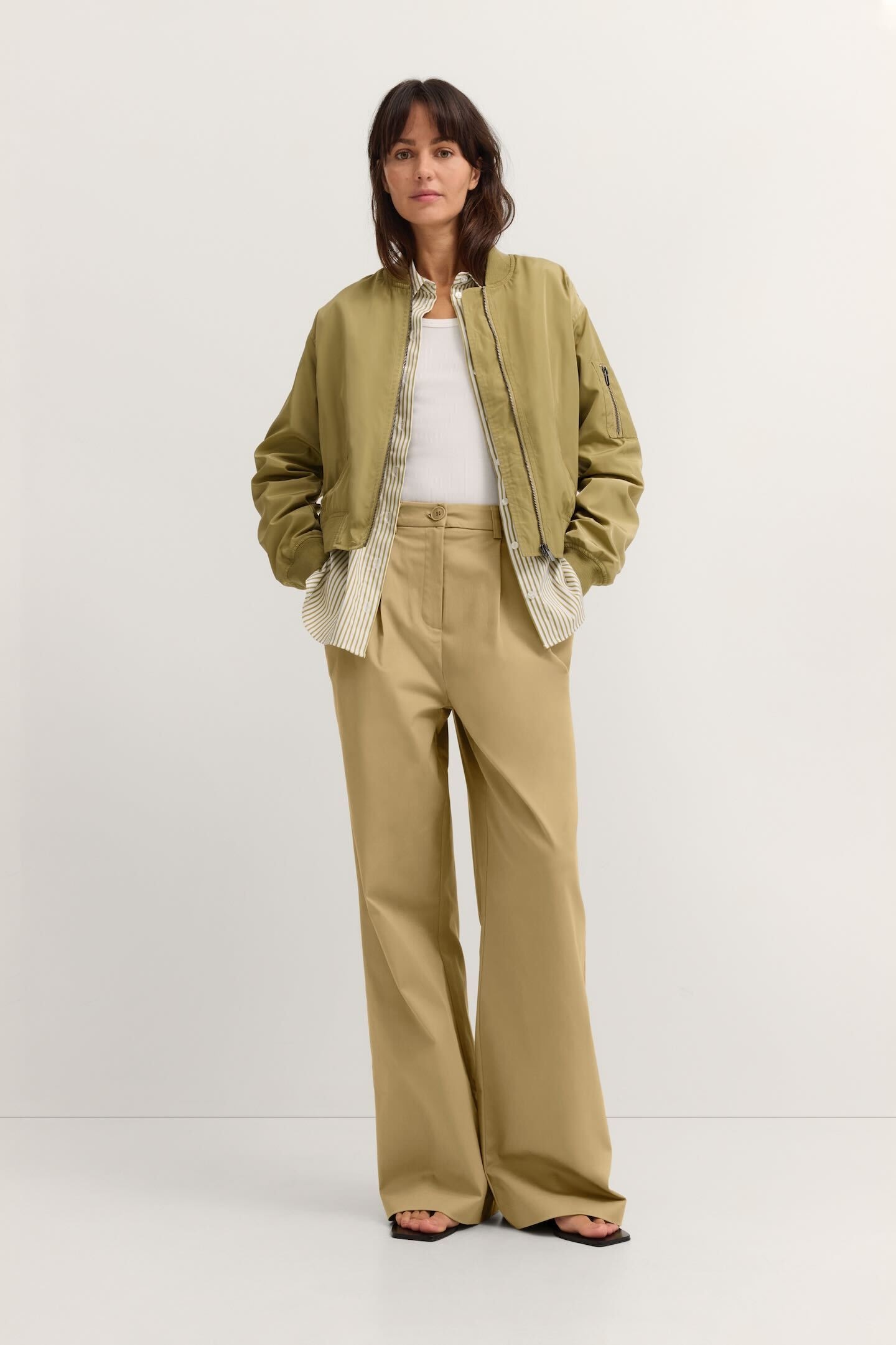 bugatti Blouson »Kleiner Kragen« aus leicht glänzendem Oberstoff